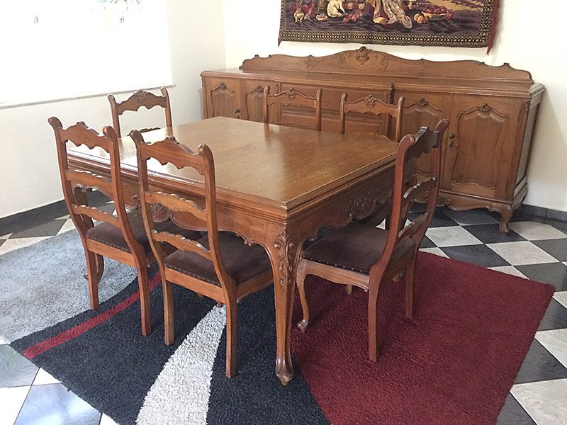 Buffet de madeira maciça estilo Luis XV anos 40-60