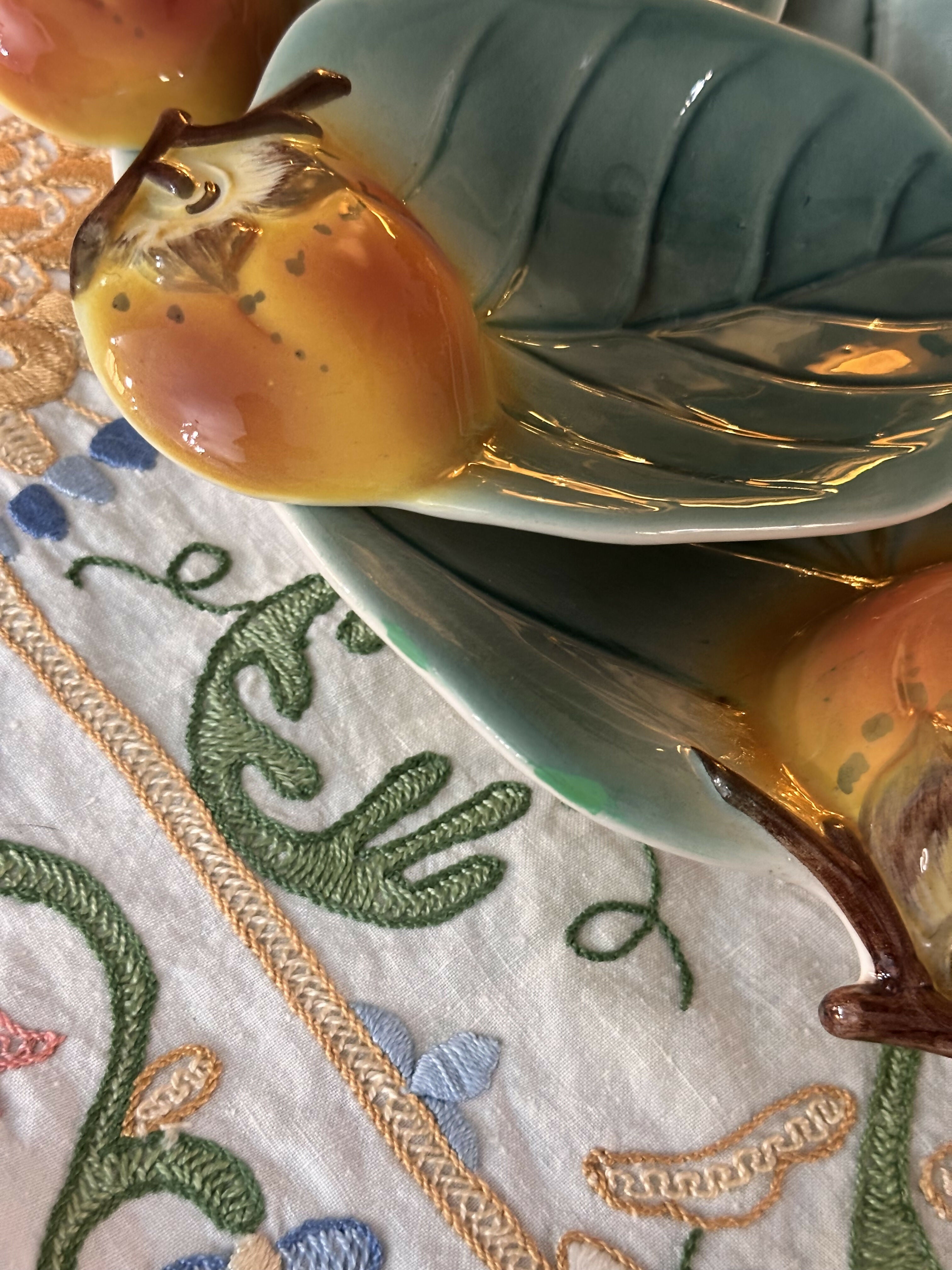 WEISS-Maravilhosas travessas / pratos em formato de folhas 🍃 com delicados pêssegos 🍑. valores diferentes consultar anúncio