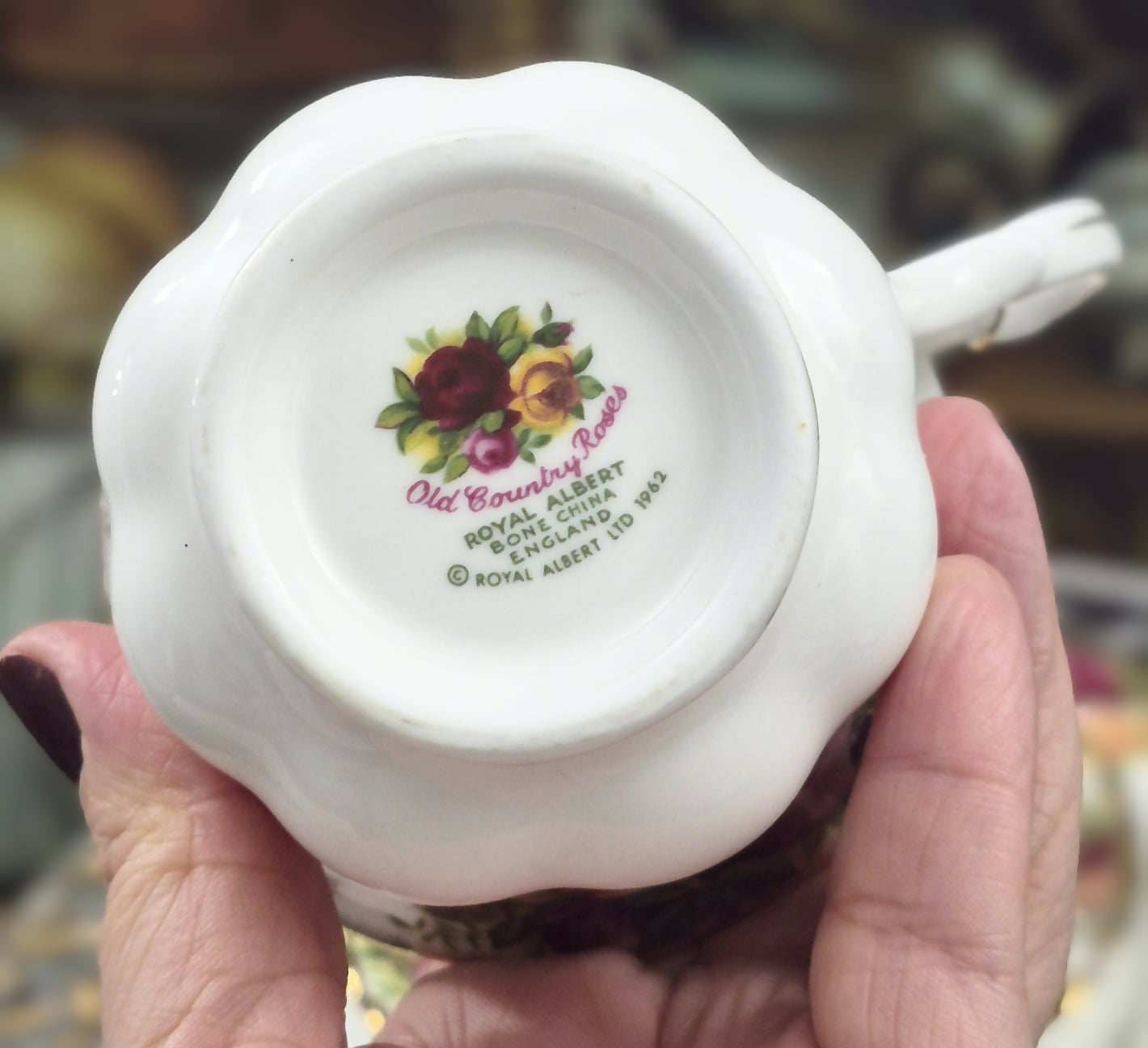 Par de trios de chá em porcelana Fine Bone China inglesa Royal Albert, Old Country Roses.