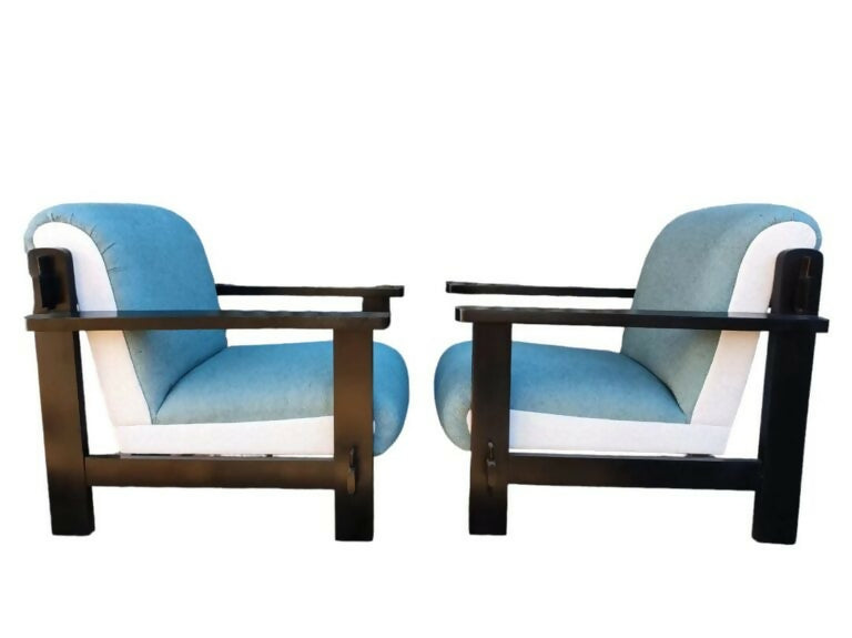 Par de poltronas anos 70 em Imbuia ebanizada e estofado novo verde e branco