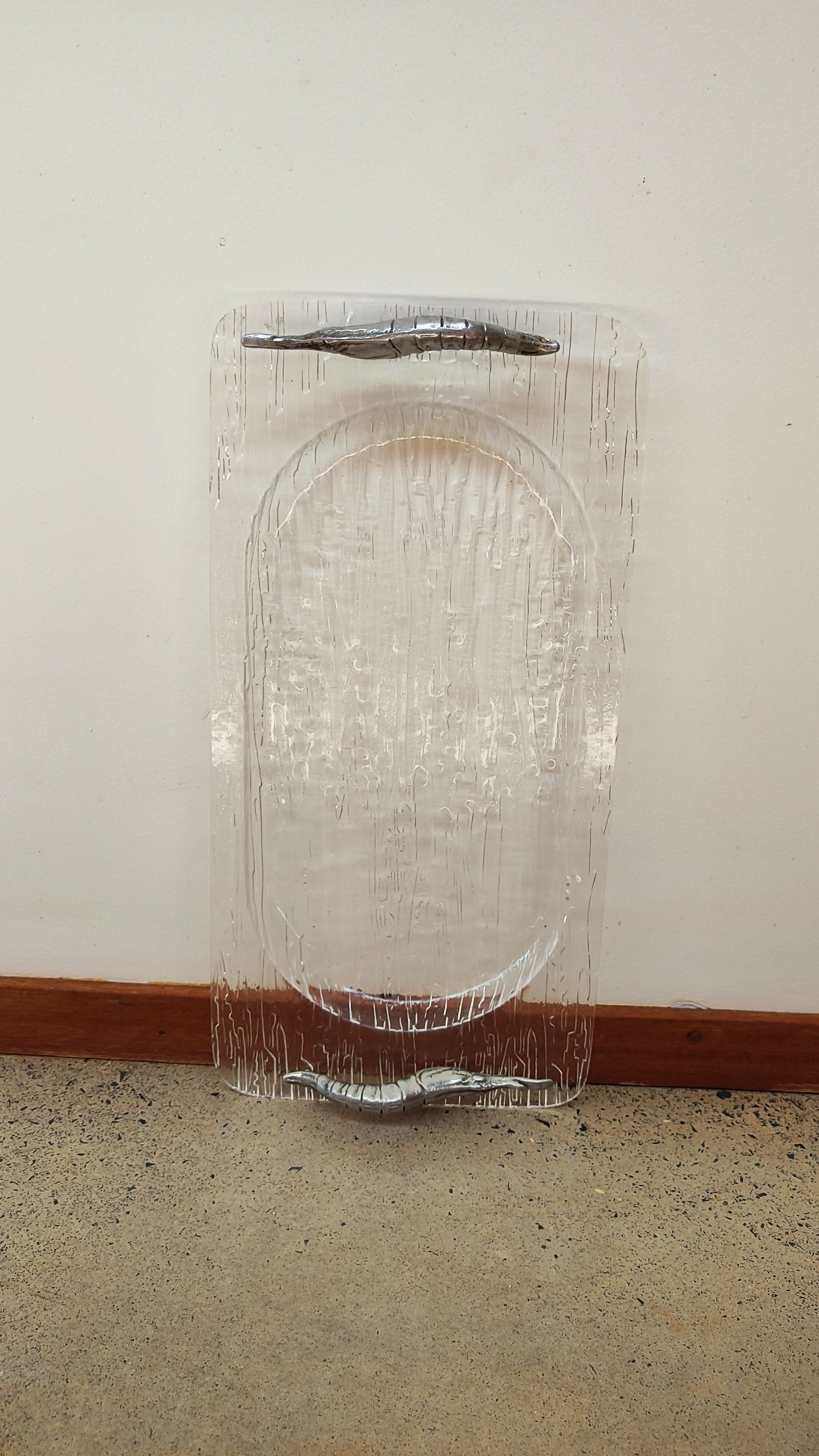 Bandejas em acrílico e alumínio fundido