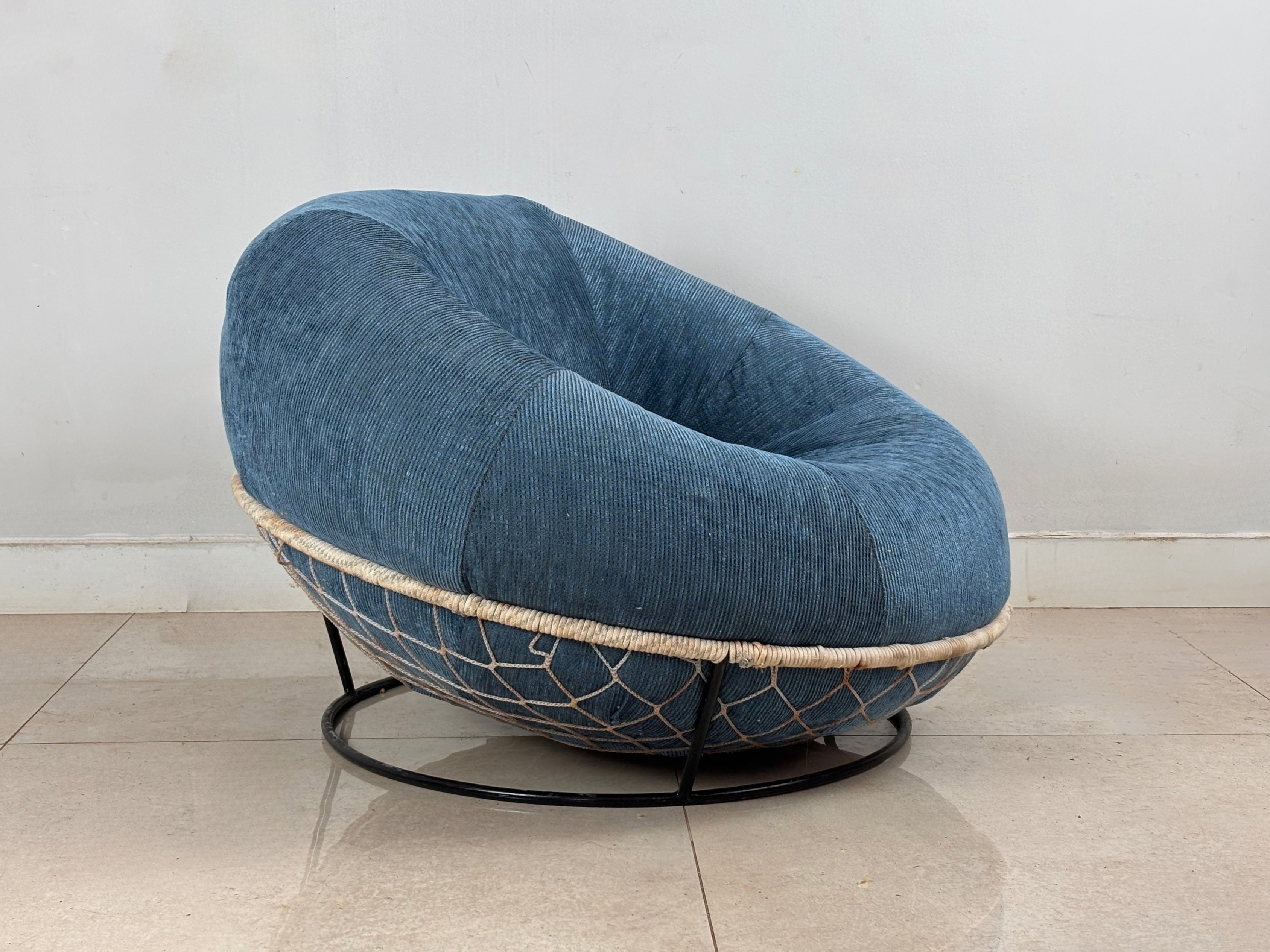 Poltrona Lafer MP-87 com estofado azul | Percival Lafer