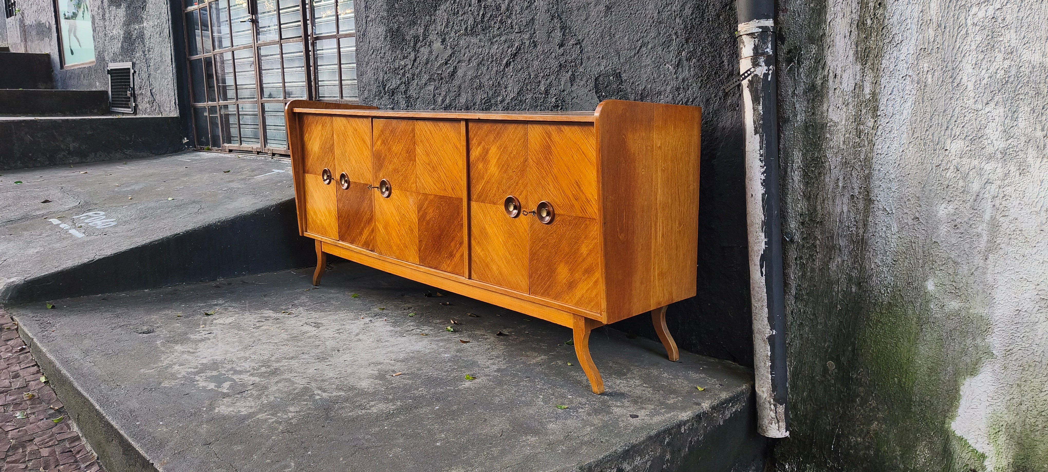 Belíssimo Buffet estilo ArtDeco original dos anos 50 em Pau Marfim (2m)