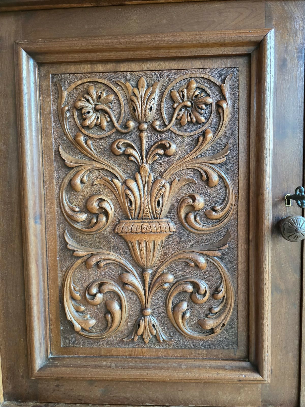 Aparador ou buffet no estilo Manuelino - Liceu de Artes e Ofícios