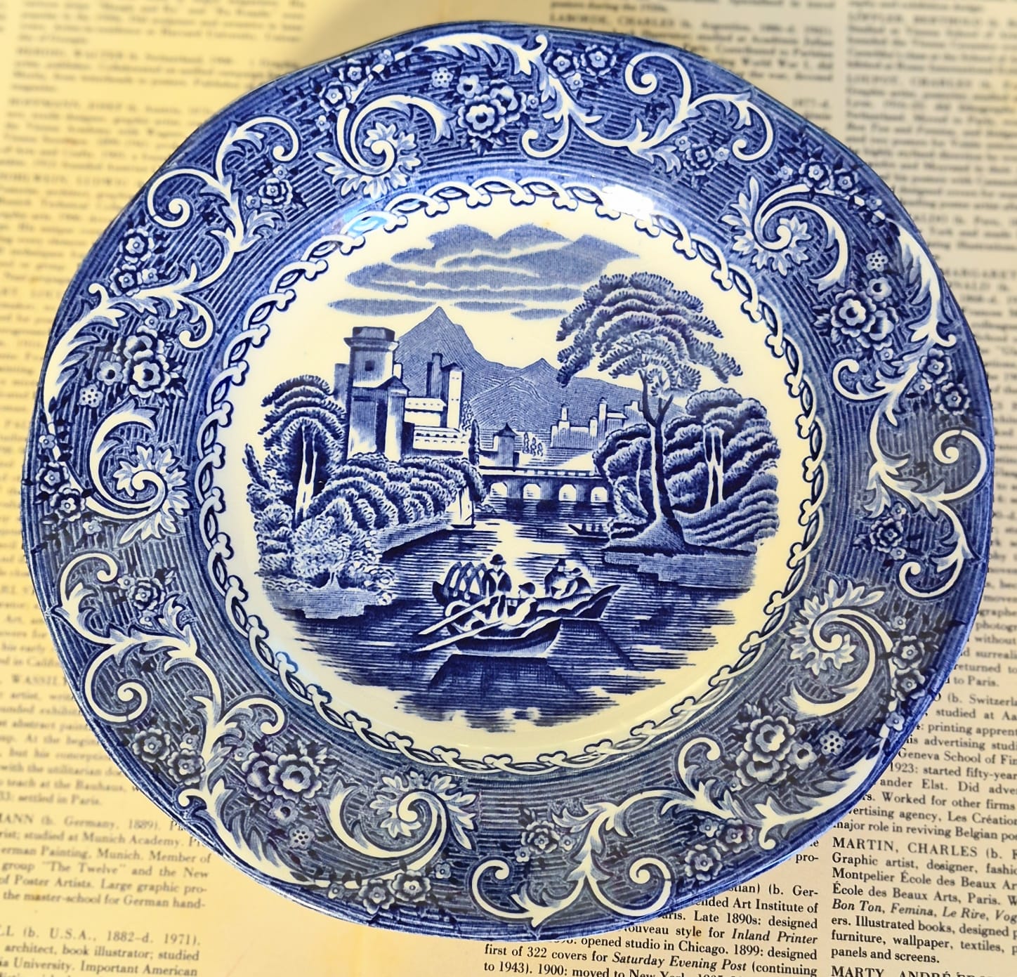 Prato em faiança ironstone inglesa Cabterbury Staffordshire,  modelo River Scene. Muito azul e lindo. Como novo.