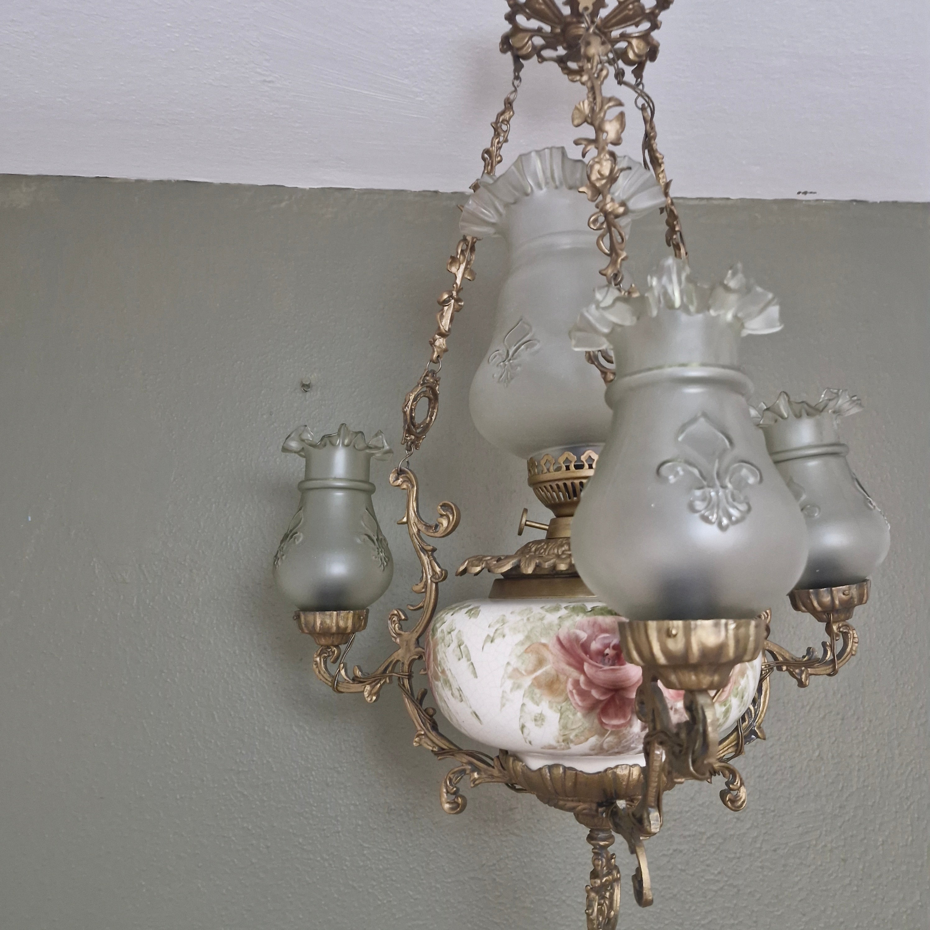 Lustre Pata Choca com pintura floral 