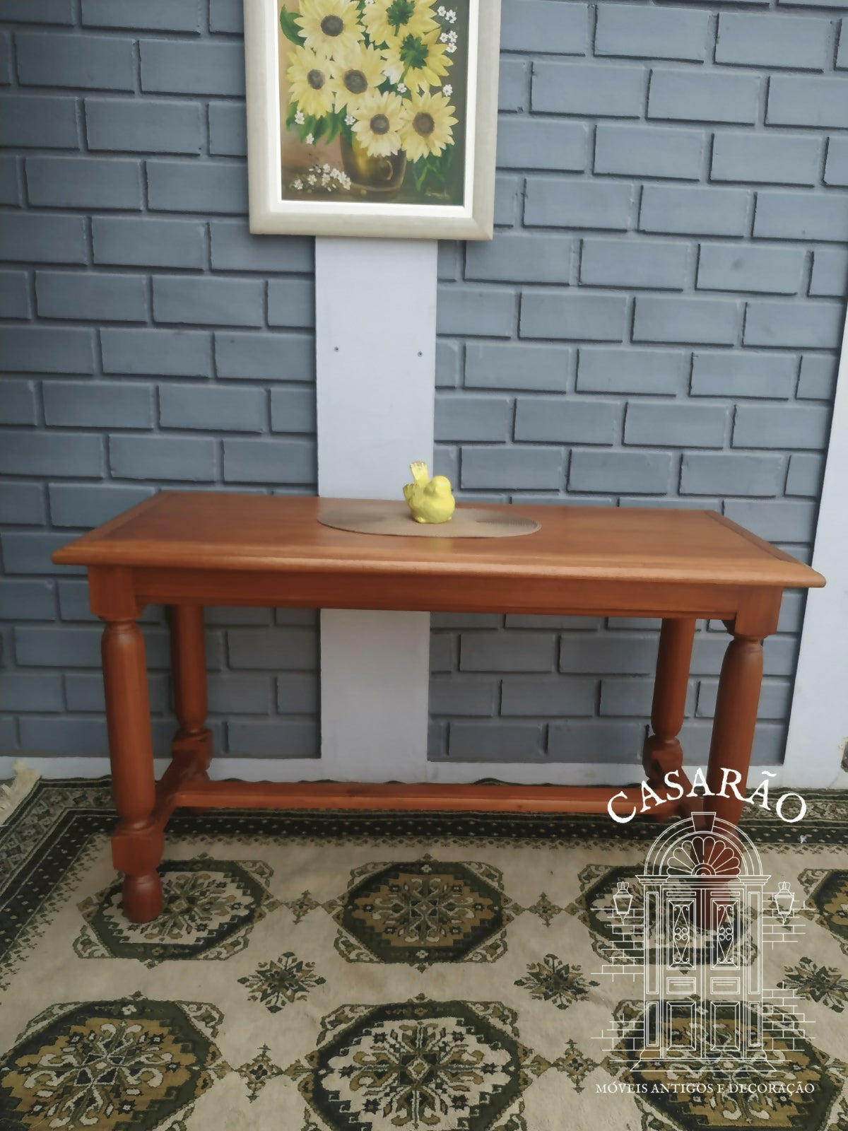 Mesa de apoio / Aparador colonial torneada