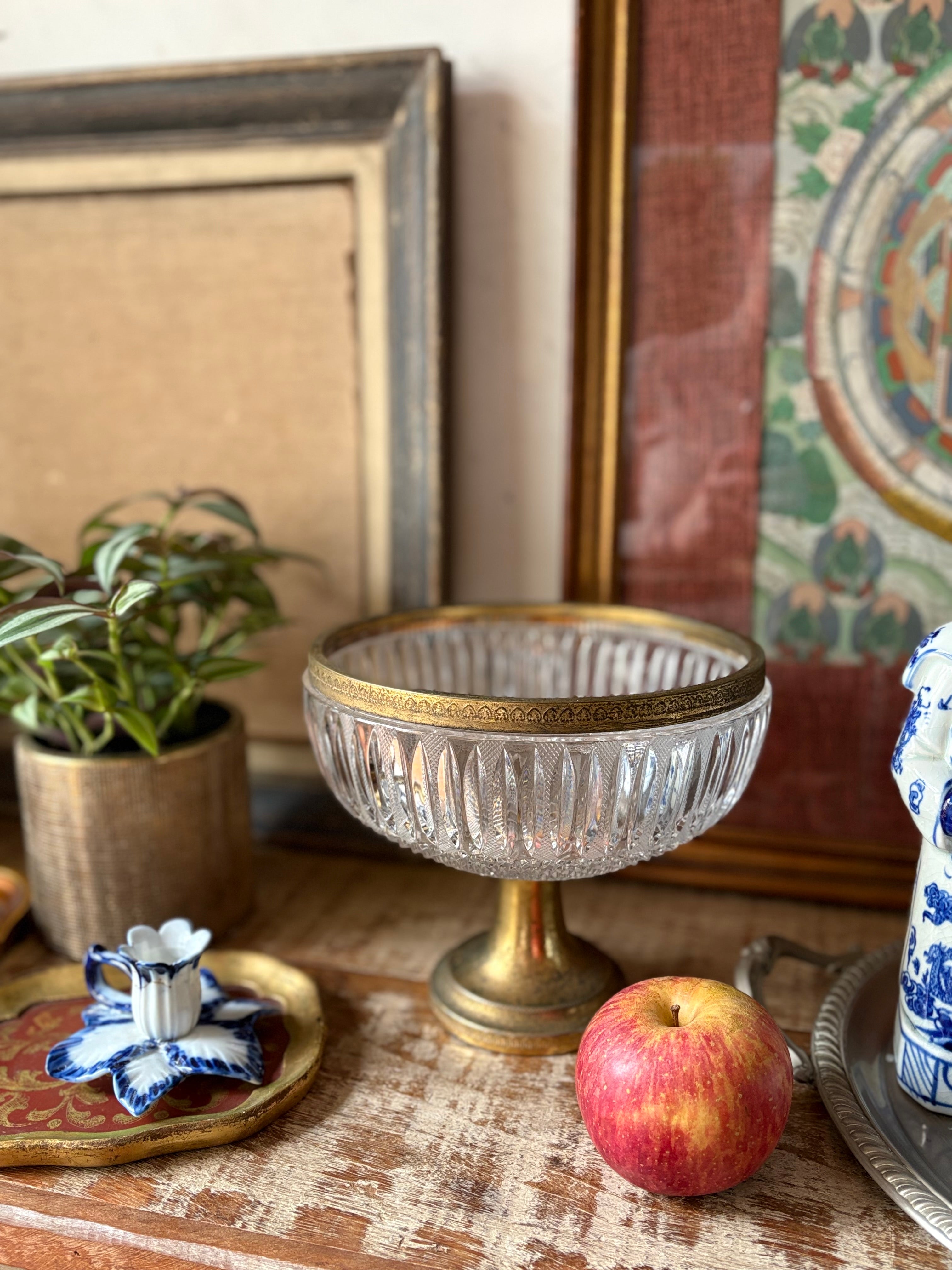 Centro de mesa ou fruteira em cristal e metal dourado 