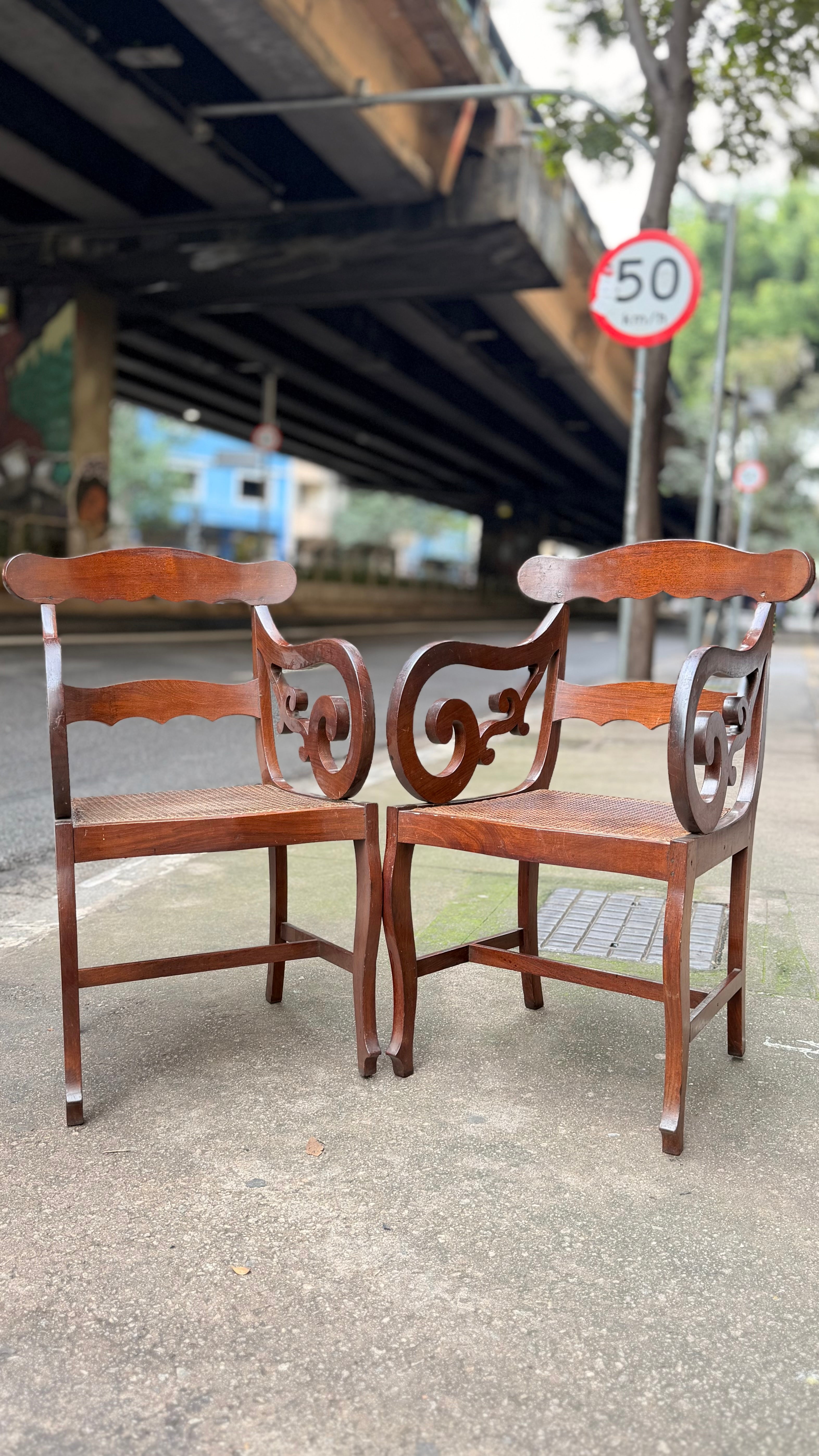 Par de poltronas “Rabo de Macaco”