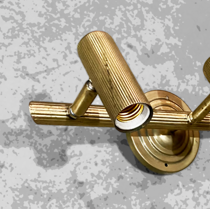 Luminária arandela antiga em latão (3 pontos de luz)