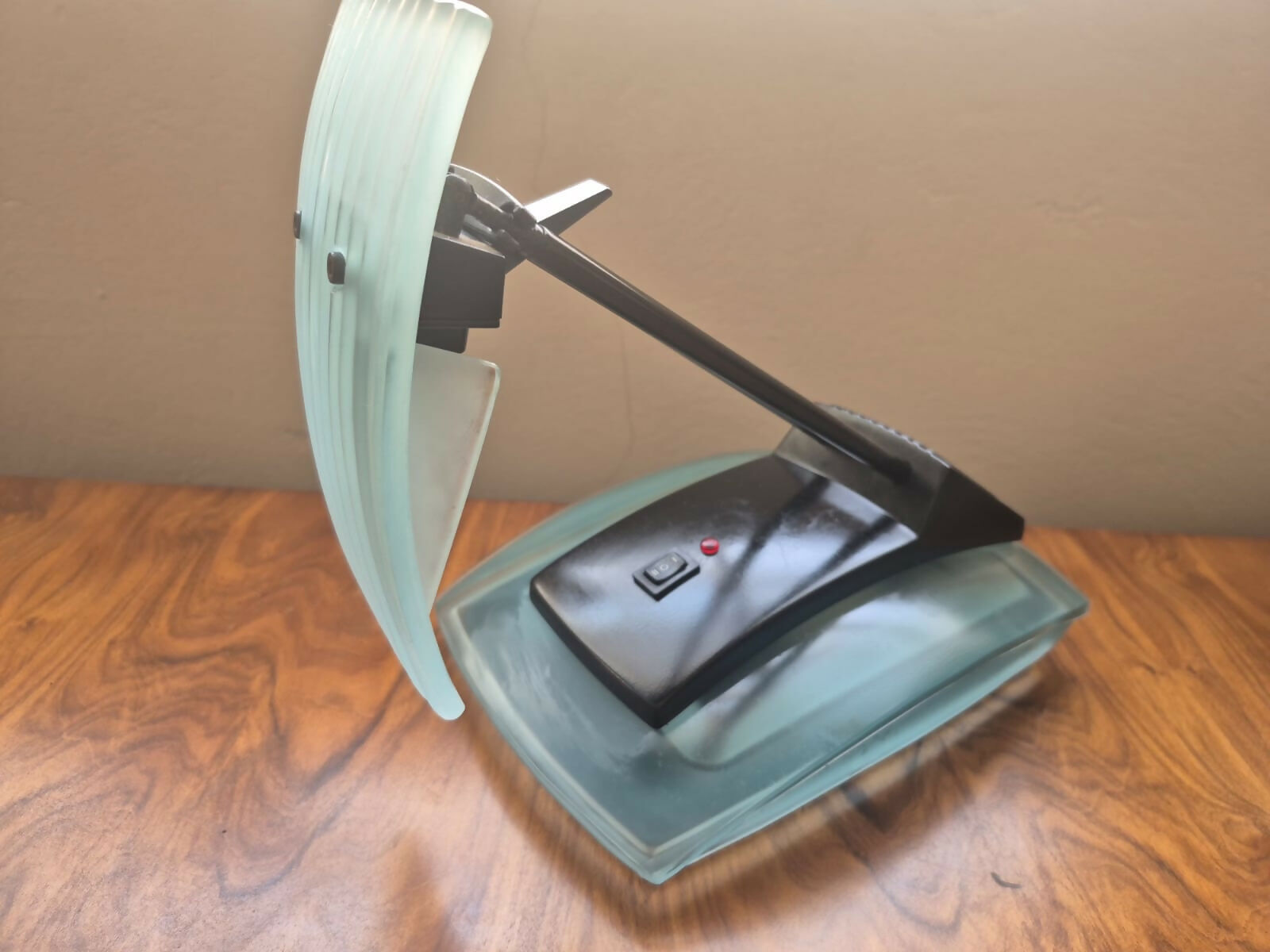 Luminária de mesa em murano da renomada manufatura A.V. Mazzega.