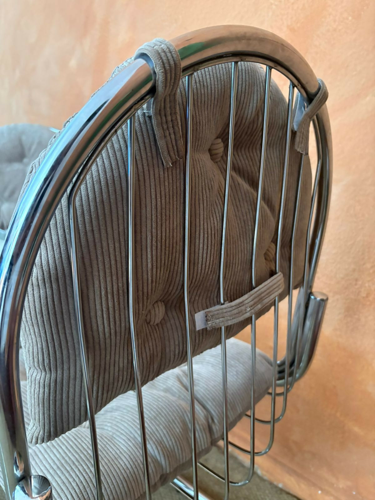 cadeiras Pozza 70’s em metal cromado tubular (valor individual)