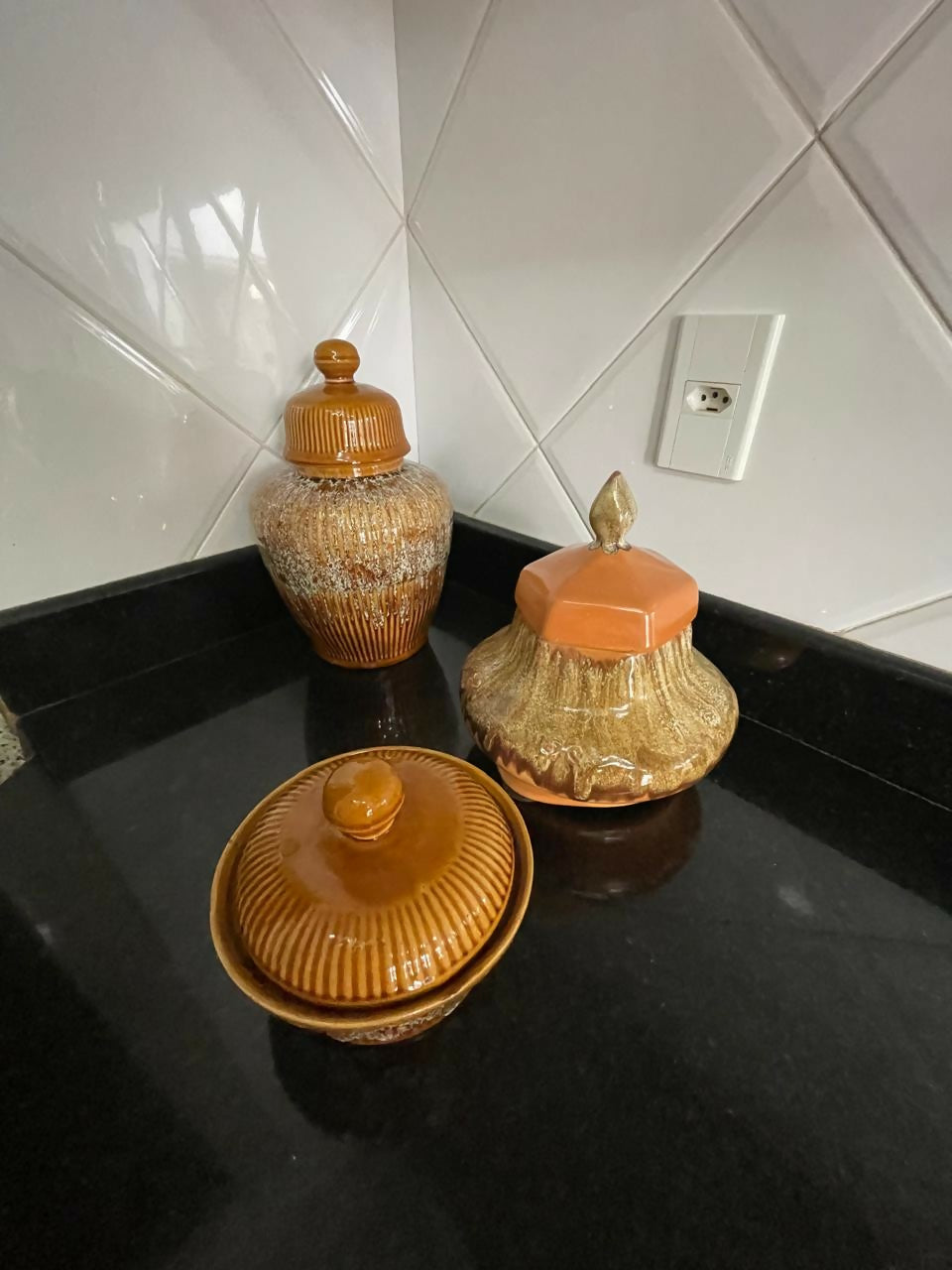 Trio de vasos em ceramica