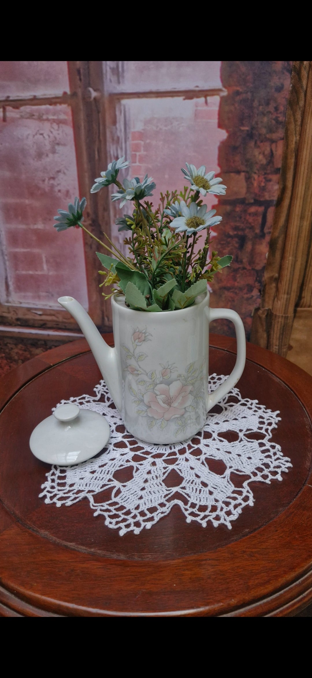Bule em porcelana Pozzani com policromia floral