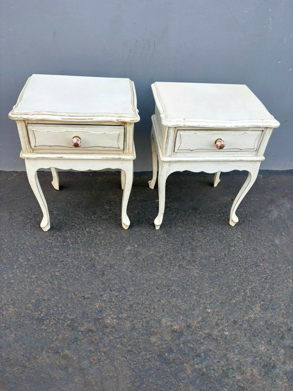 Conjunto Mesa de Cabeceira + Penteadeira Vanité Louis XV