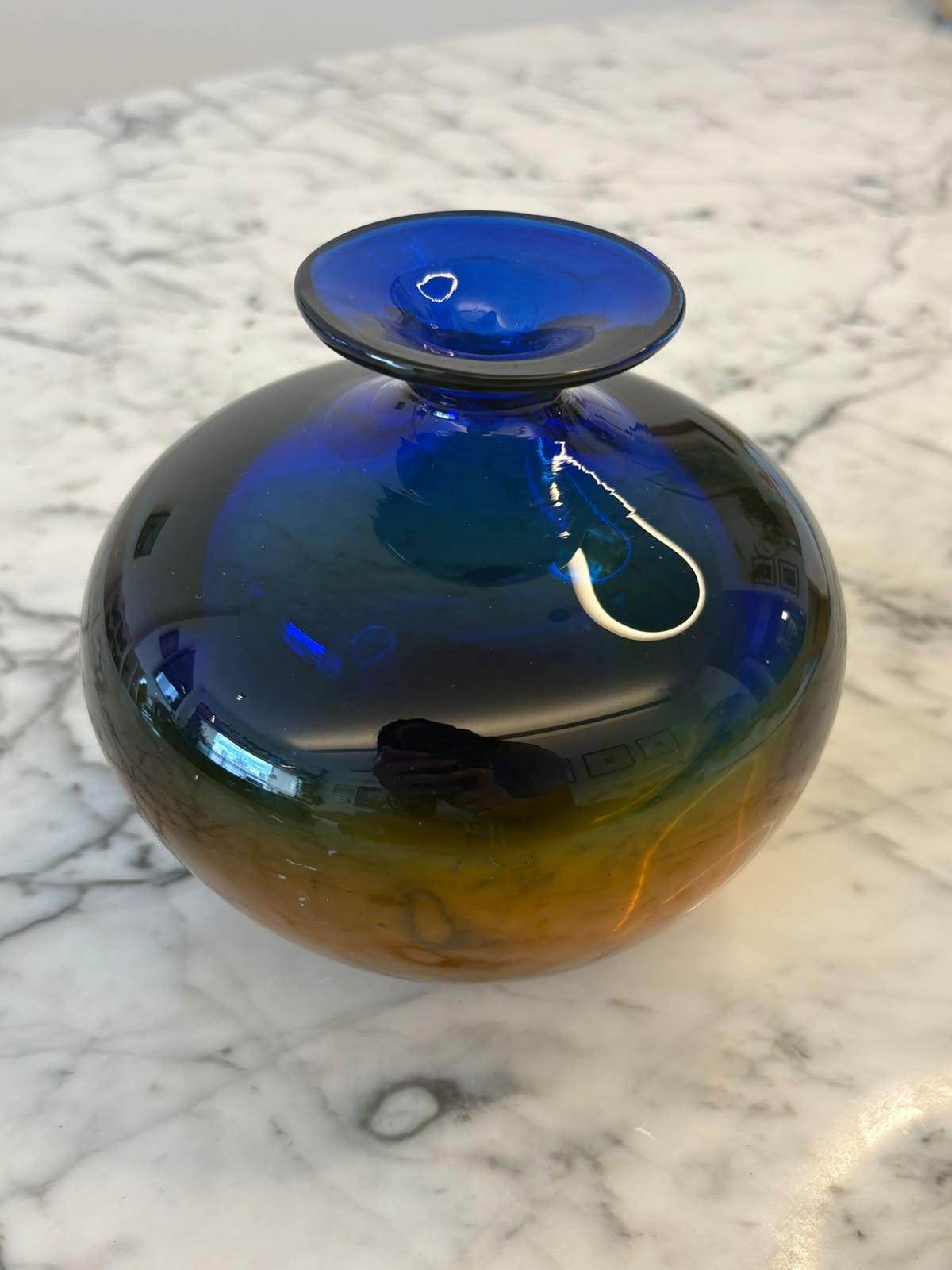 Vaso em vidro soprado em tom azul e âmbar - Vaso "Preferido"
