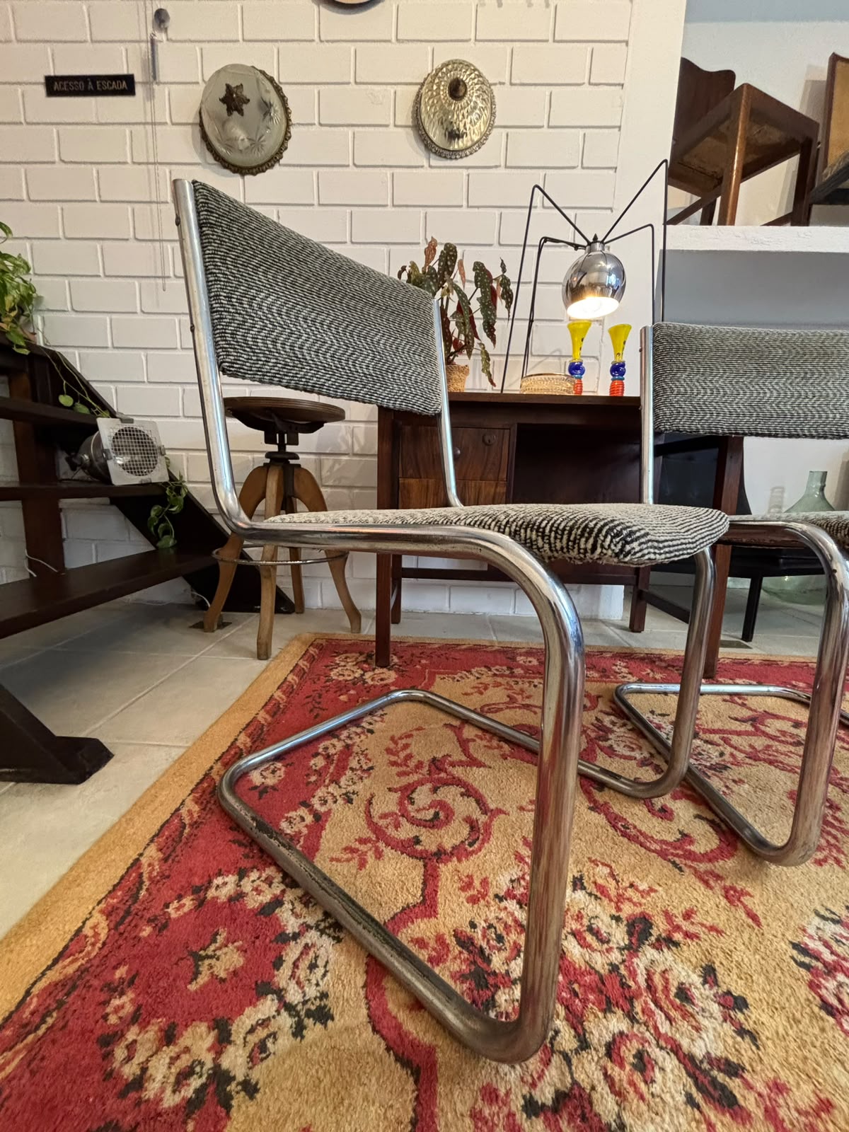 Cadeiras Cantilever 70&