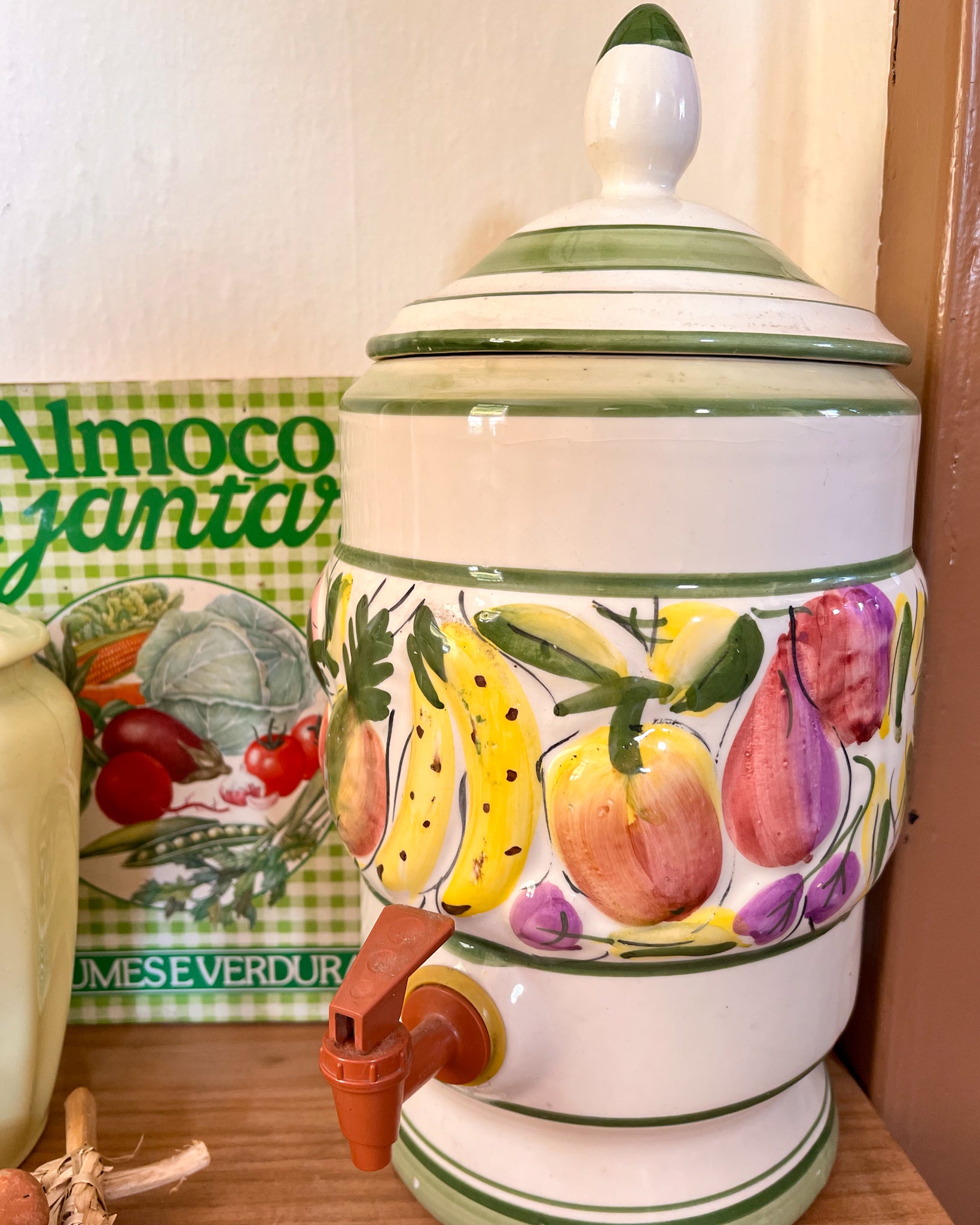 Antiga Talha / Filtro em cerâmica vitrificada com motivo de frutas pintadas à mão 