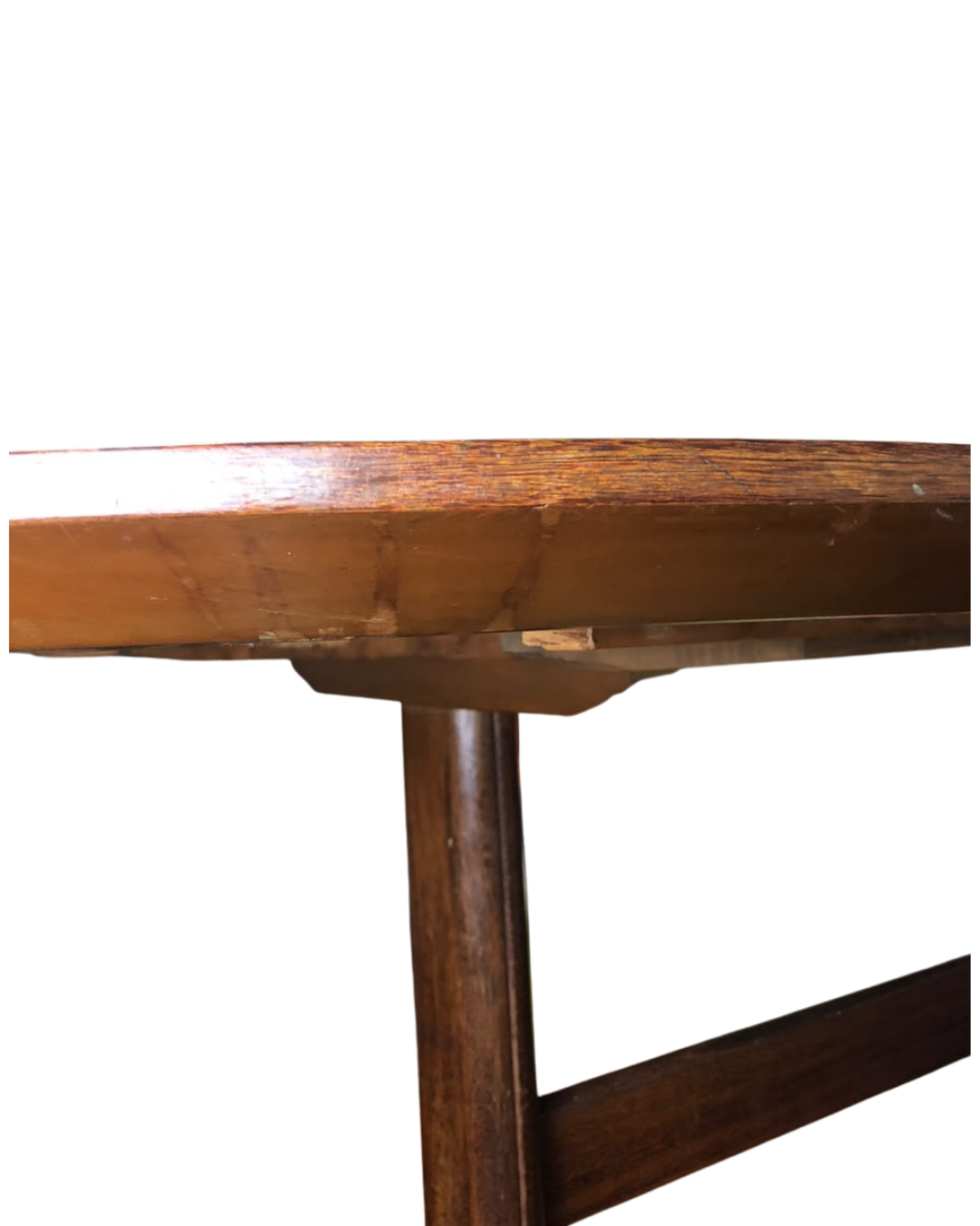 Mesa de Jantar Extensível Novo Rumo em madeira com bordas arredondadas 