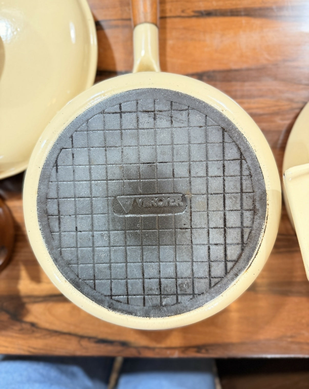 Panelas antiga de ferro esmaltado