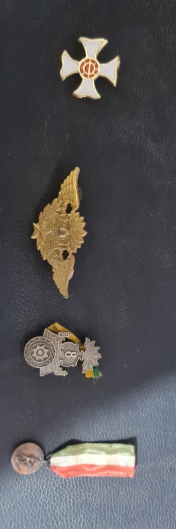 Lote 34 Peças Militaria Brasileira (Medalhas, Insígnias e etc) 