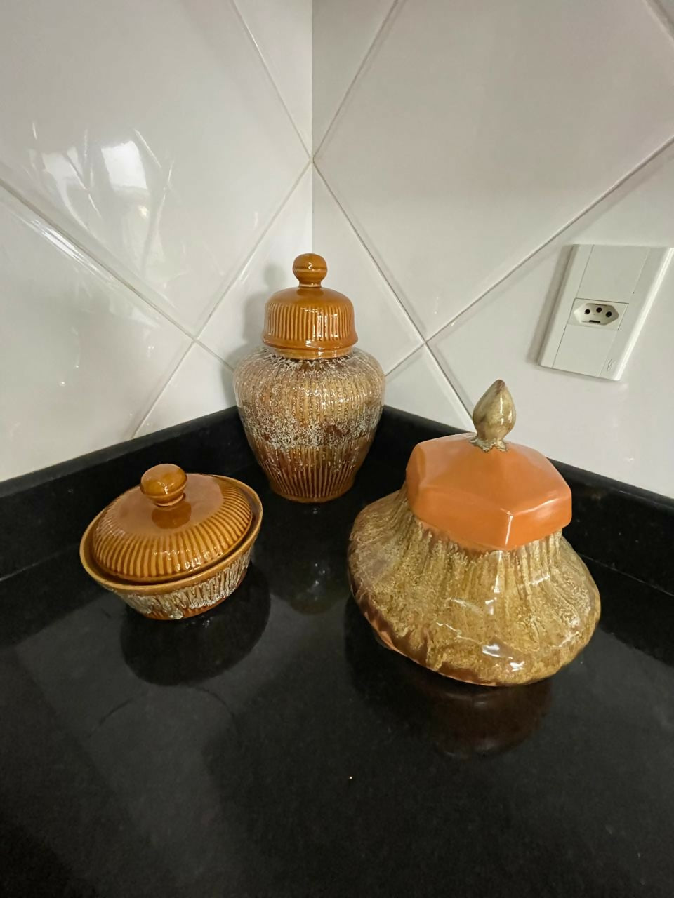 Trio de vasos em ceramica