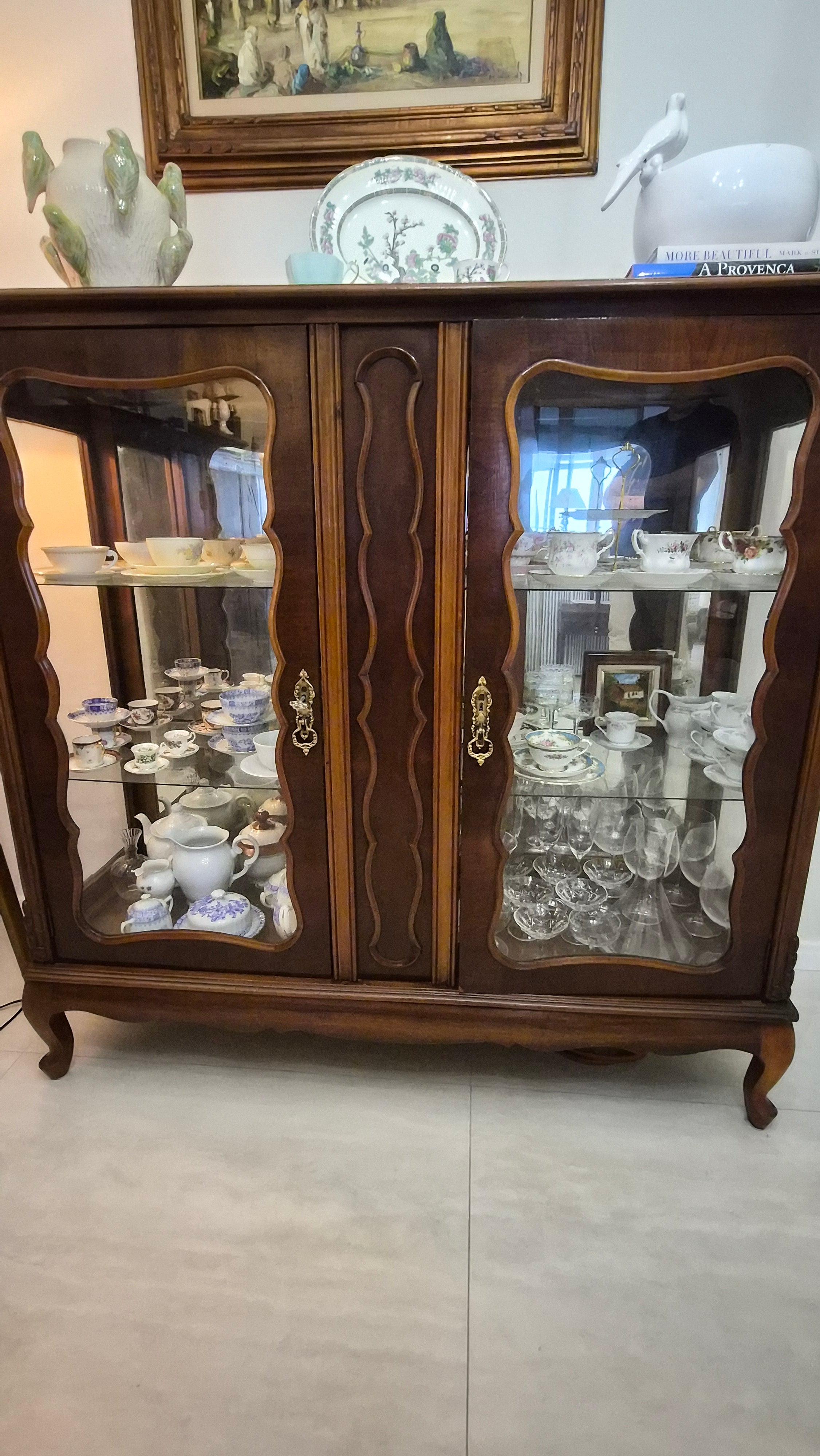 Cristaleira em Imbuía com espelho original bisotado - Anos 60/70