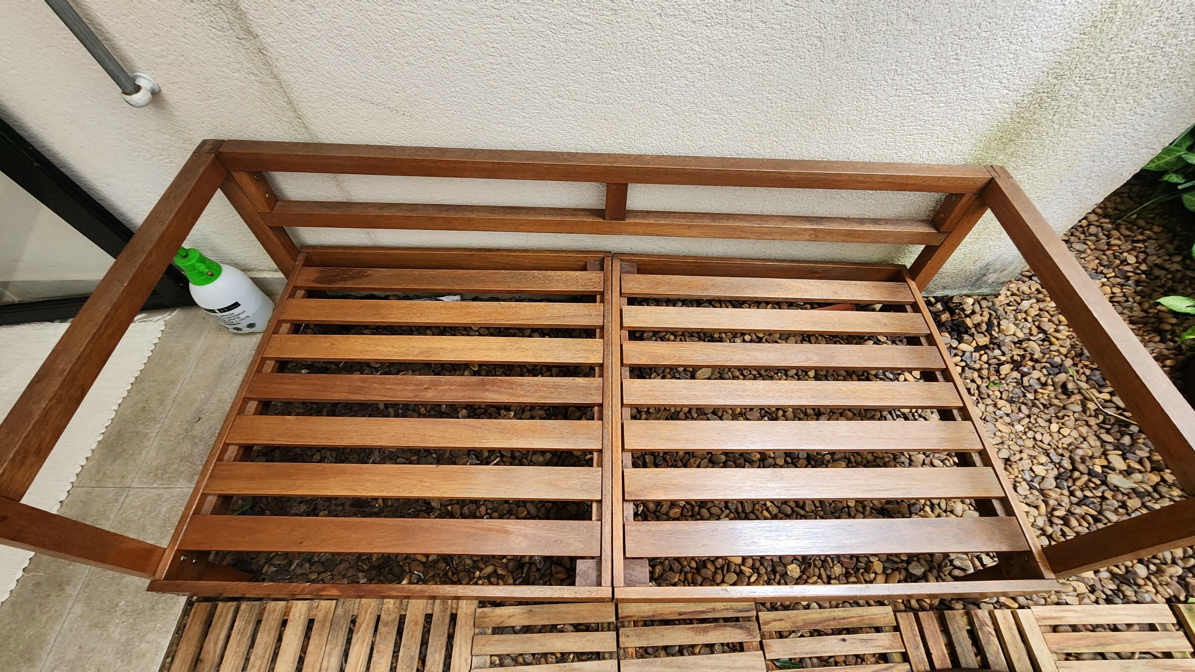 Sofá madeira - 1 sofá 2 lugares + 1 poltrona com almofadas em espuma