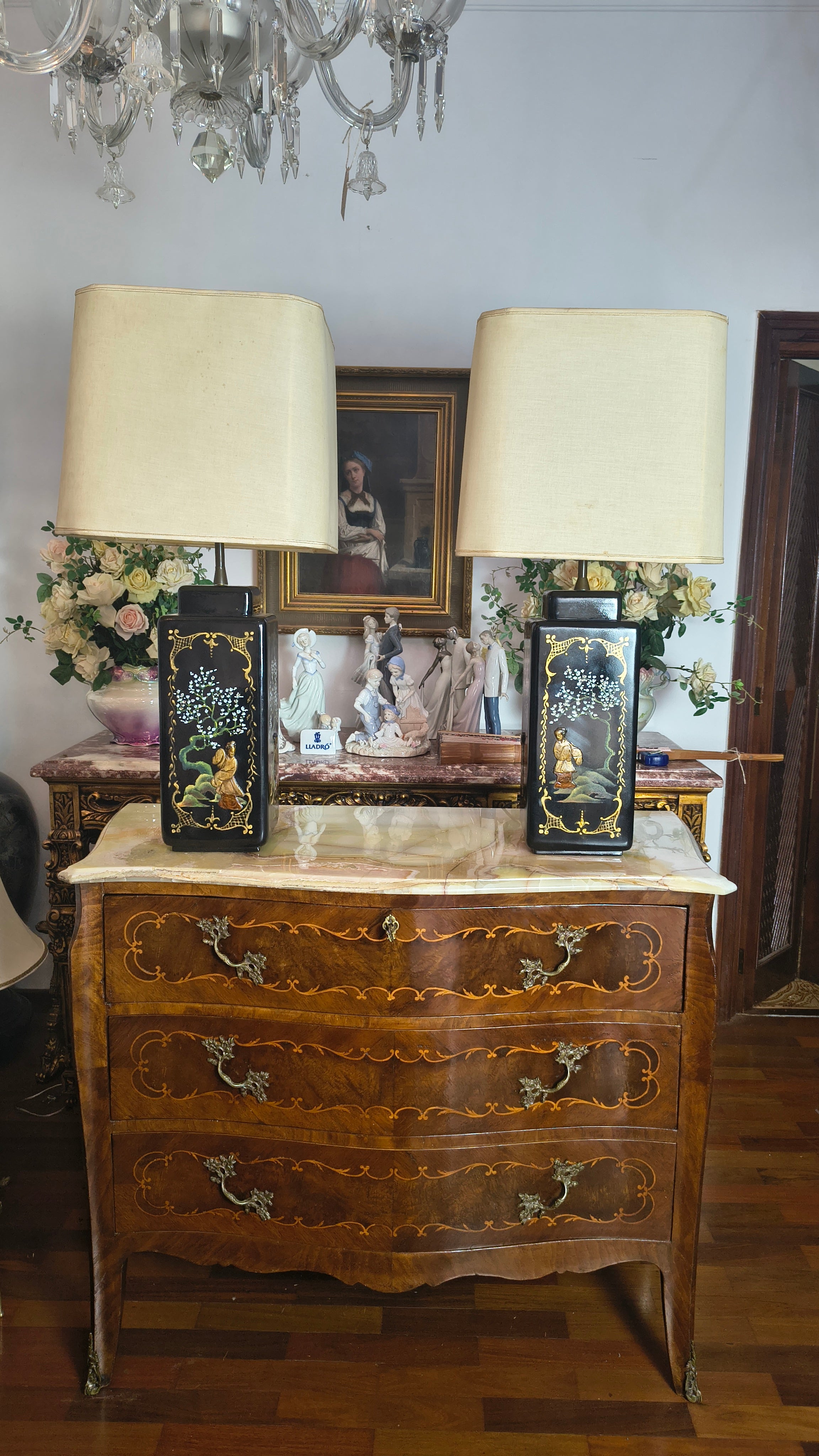 Par de Abajures Chinoiserie em laca negra
