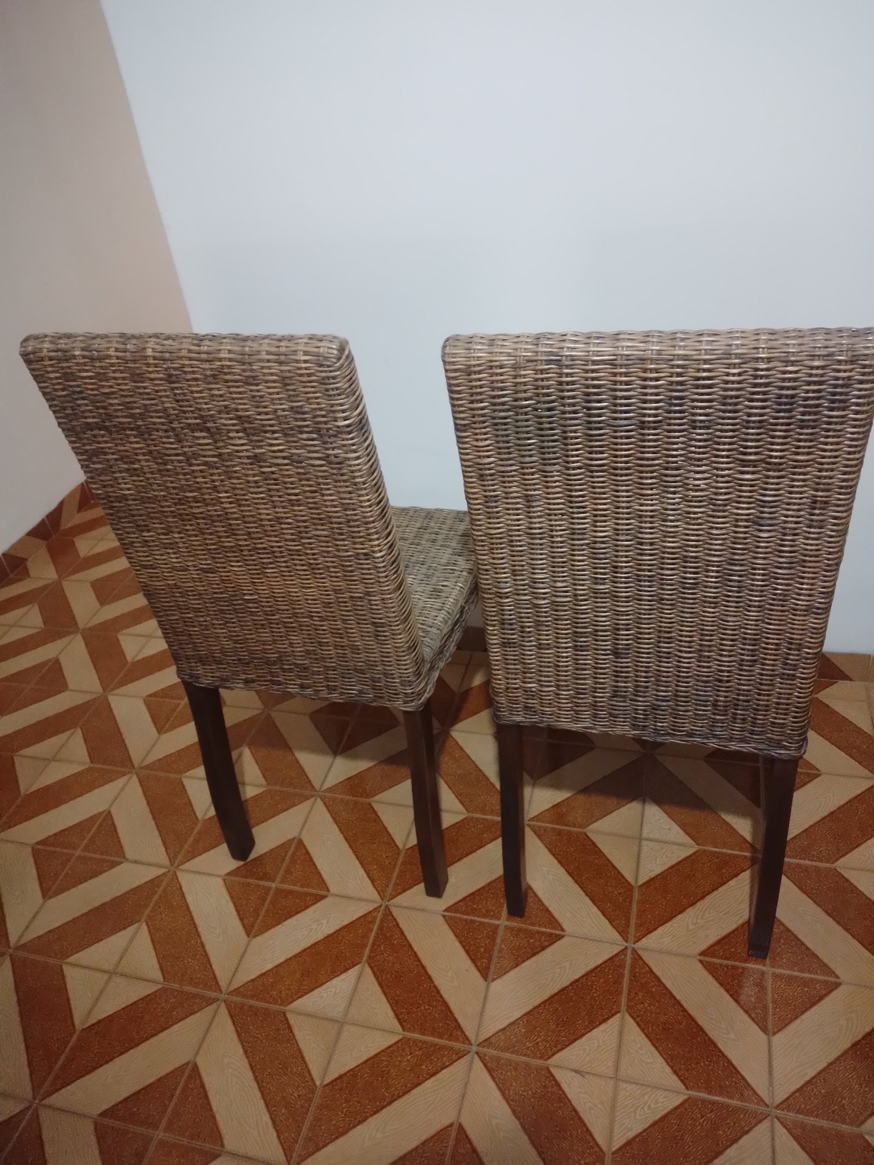 Duas cadeiras em Fibra Natural 