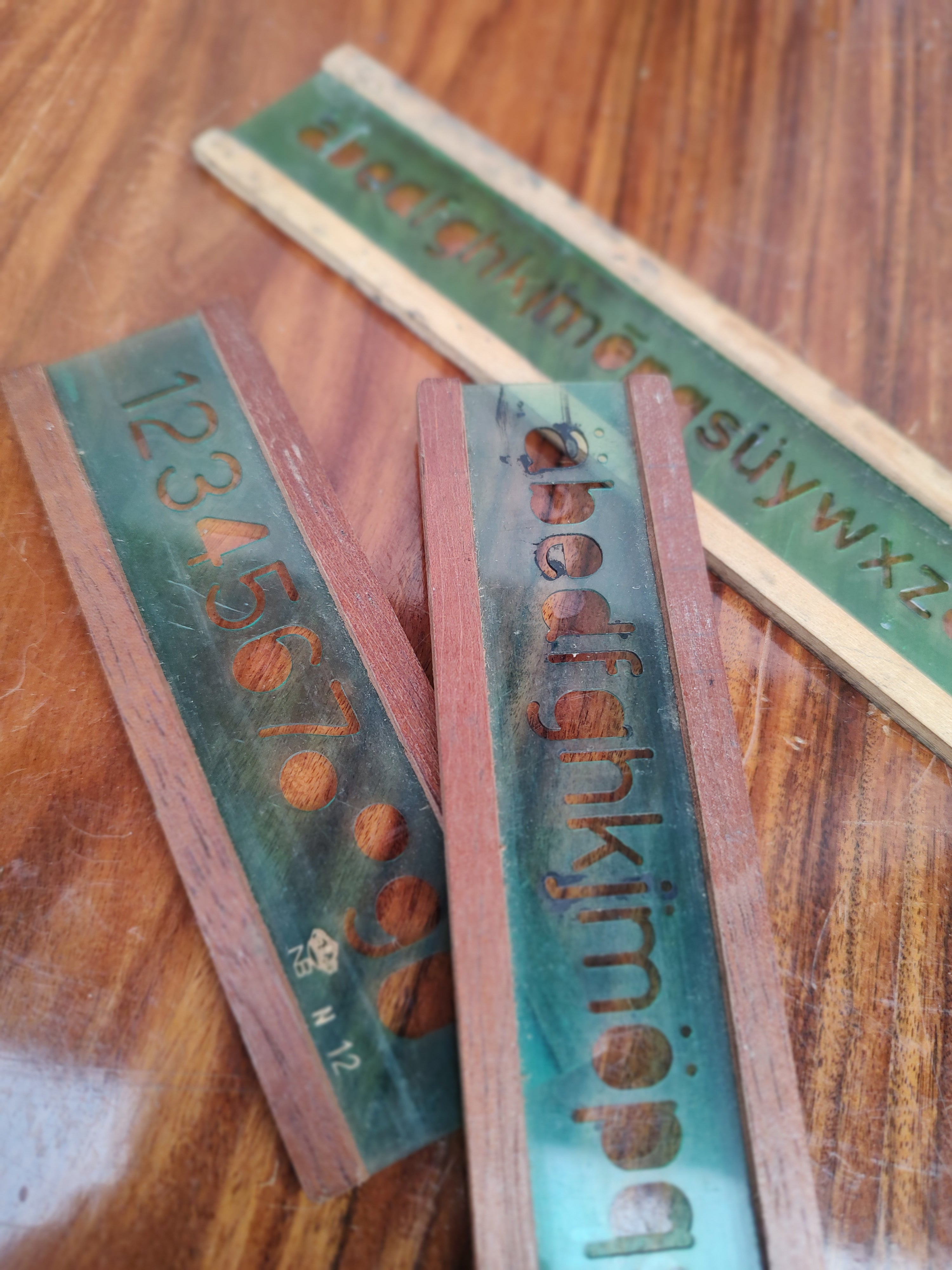 Antigo Conjunto de Normógrafo (régua) marca King com letras e números - anos 60