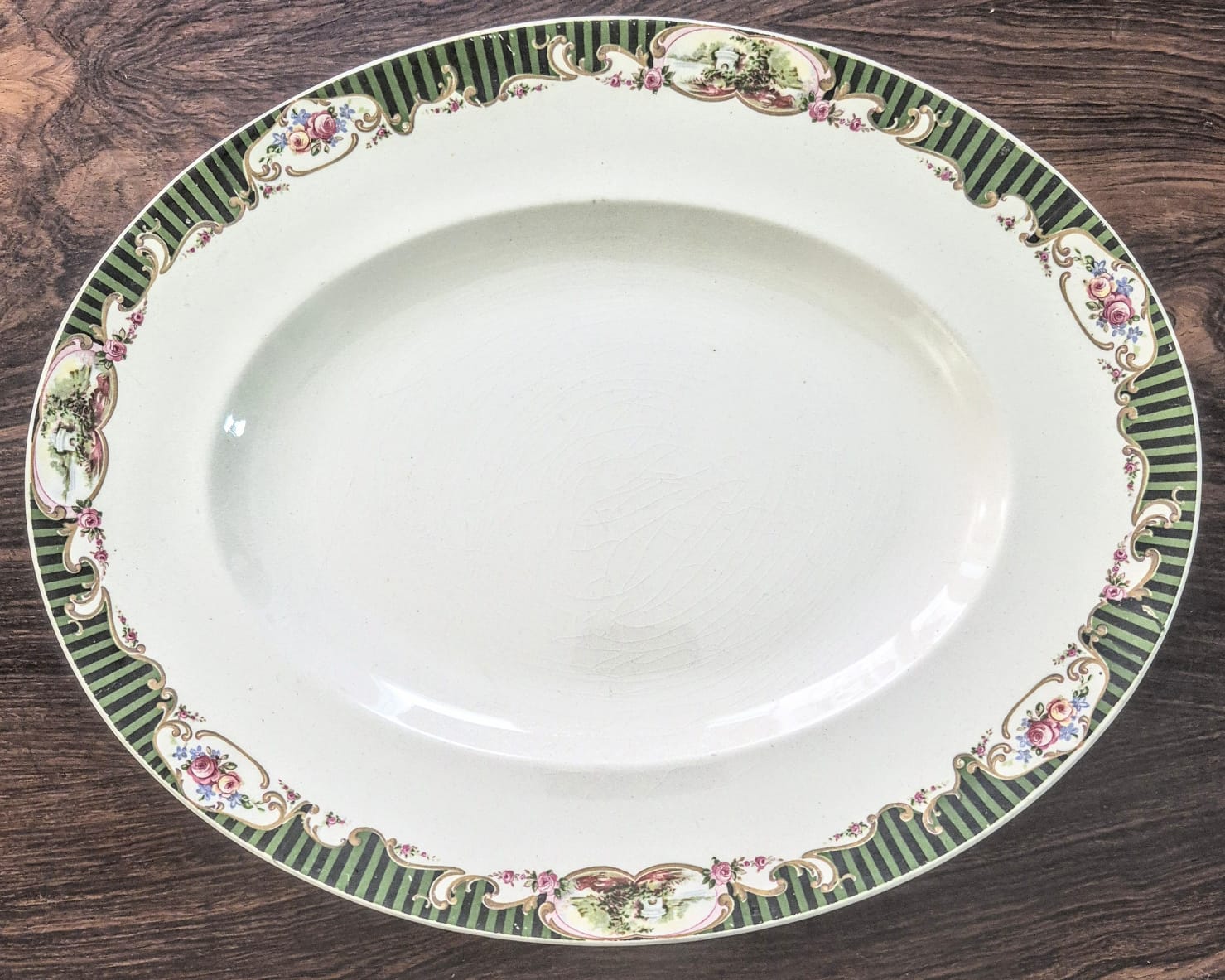  Travessa oval antiga,  anos 20/30, em faiança inglesa John Maddock &amp; Sons - Burslem - Staffordshire,  linha Royal Ivory.