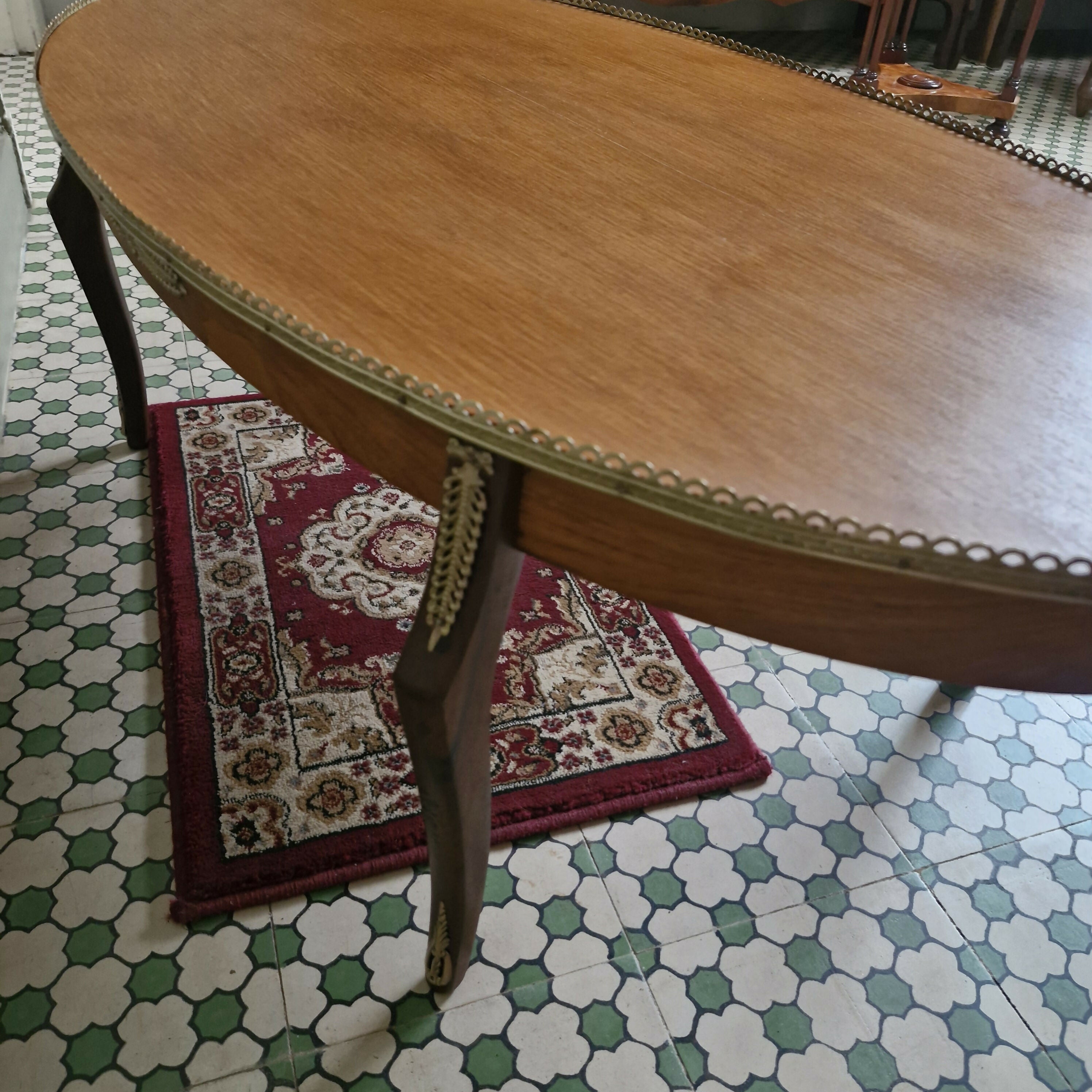 Mesa de Centro Inglesa Oval (restaurada)