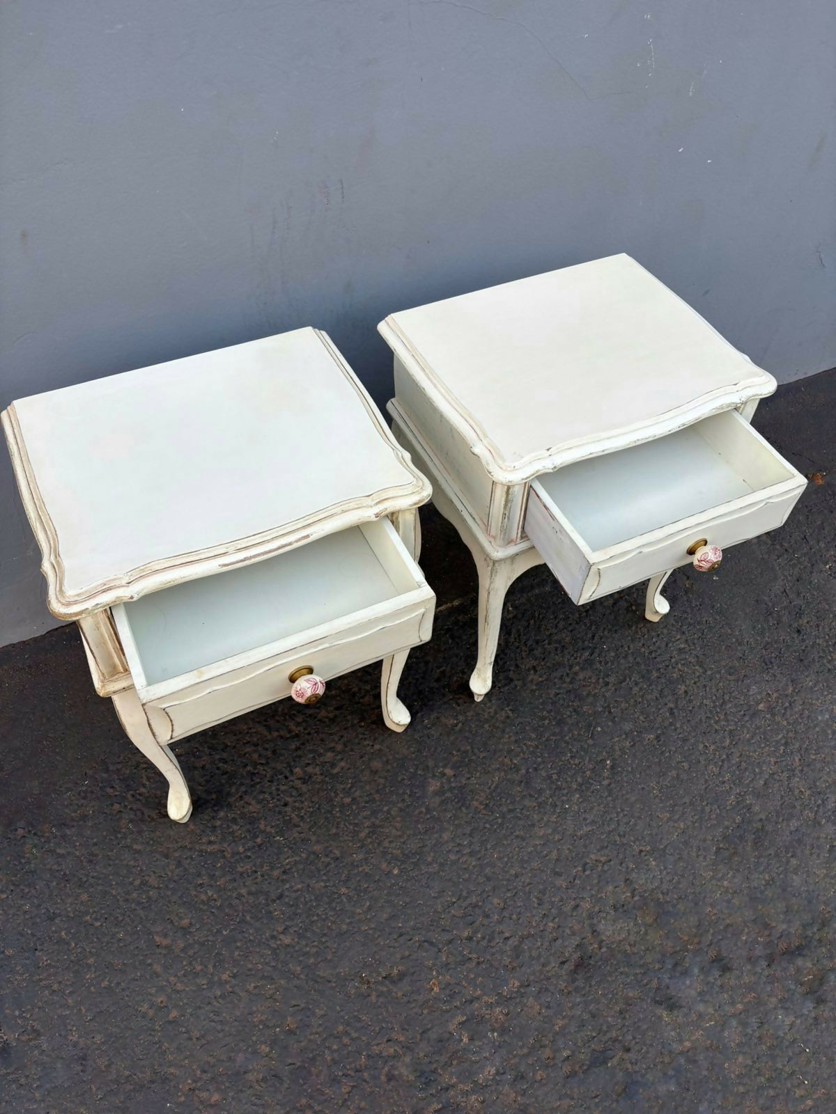 Conjunto Mesa de Cabeceira + Penteadeira Vanité Louis XV
