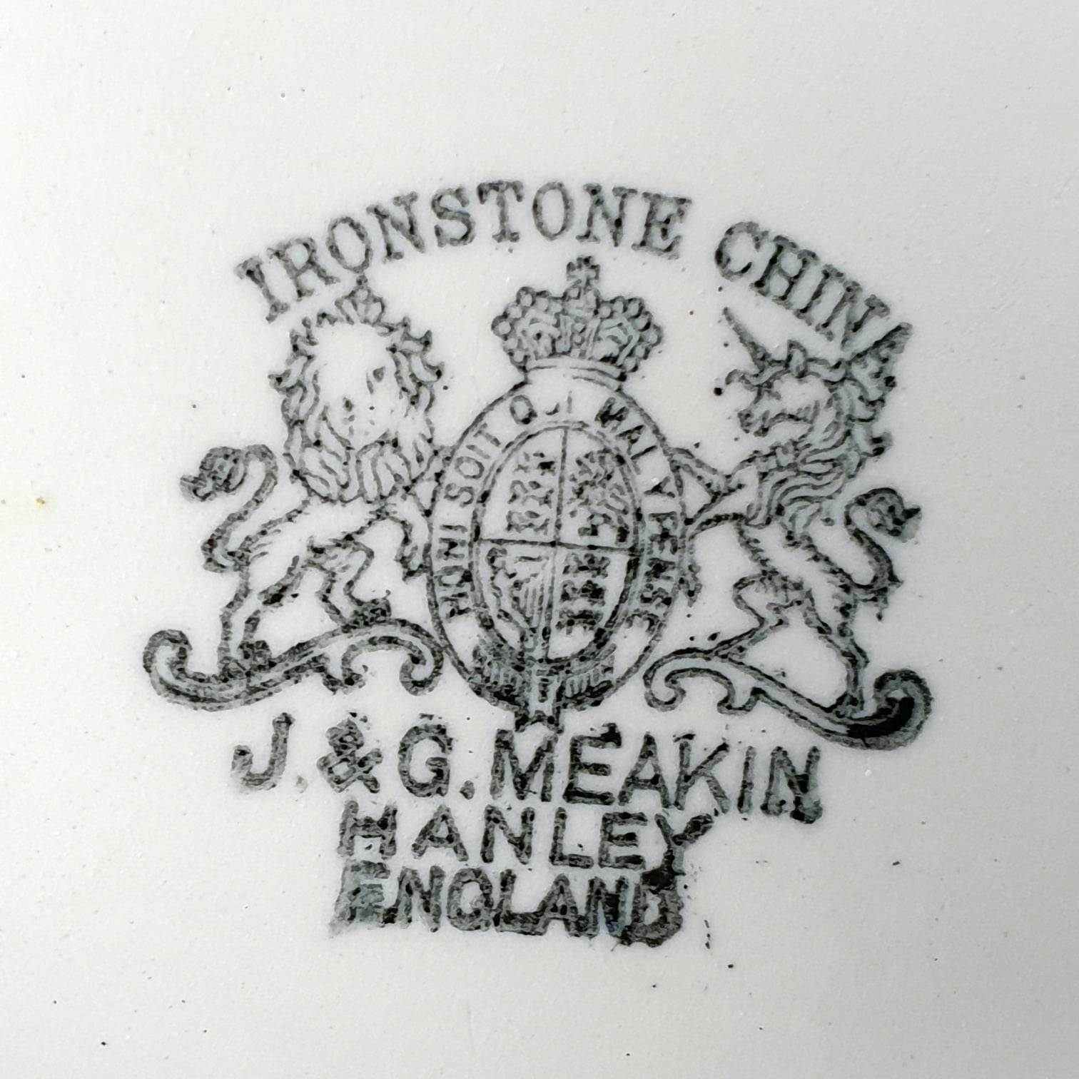 Sopeira em ironstone inglês J&amp;G Meakin branca padrão Triguinho. Lindo enfeite!