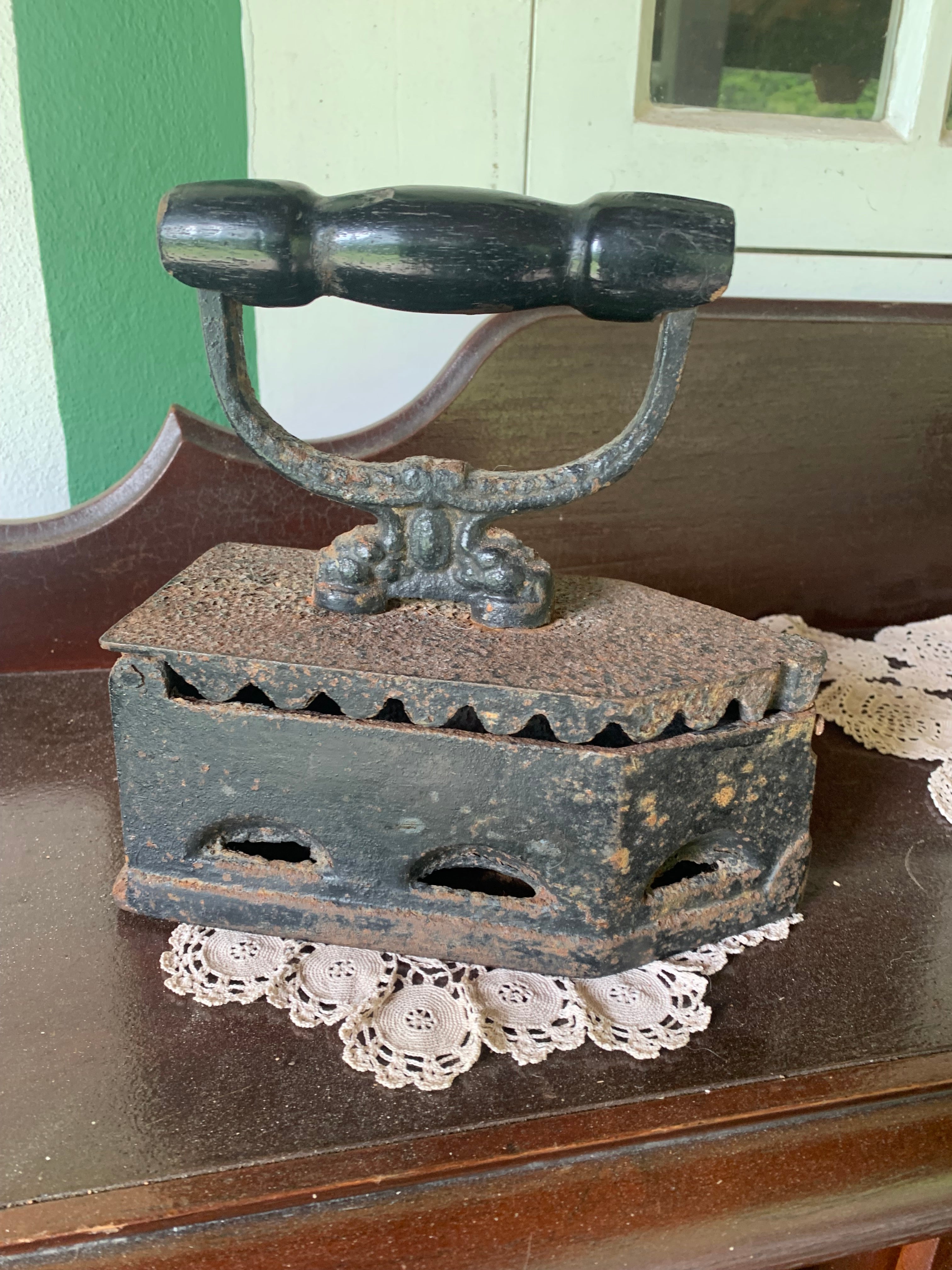 Antigo Ferro de passar roupa em seu estado original, sem remendos ou pinturas!