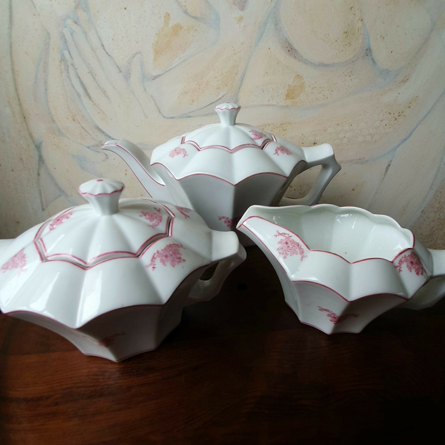 Raro conjunto de serviço de café e chá em porcelana portuguesa de Coimbra.