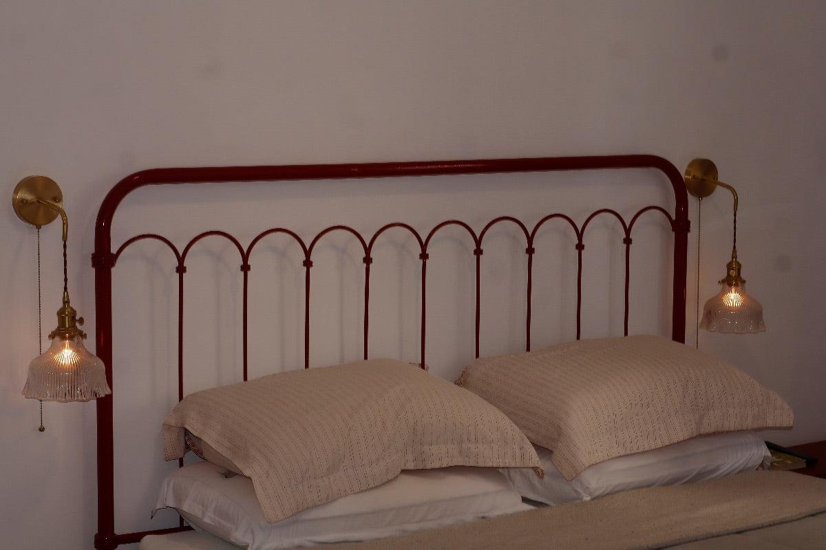 Cama Queen da Ferro Art em Aço Vintage Vermelha