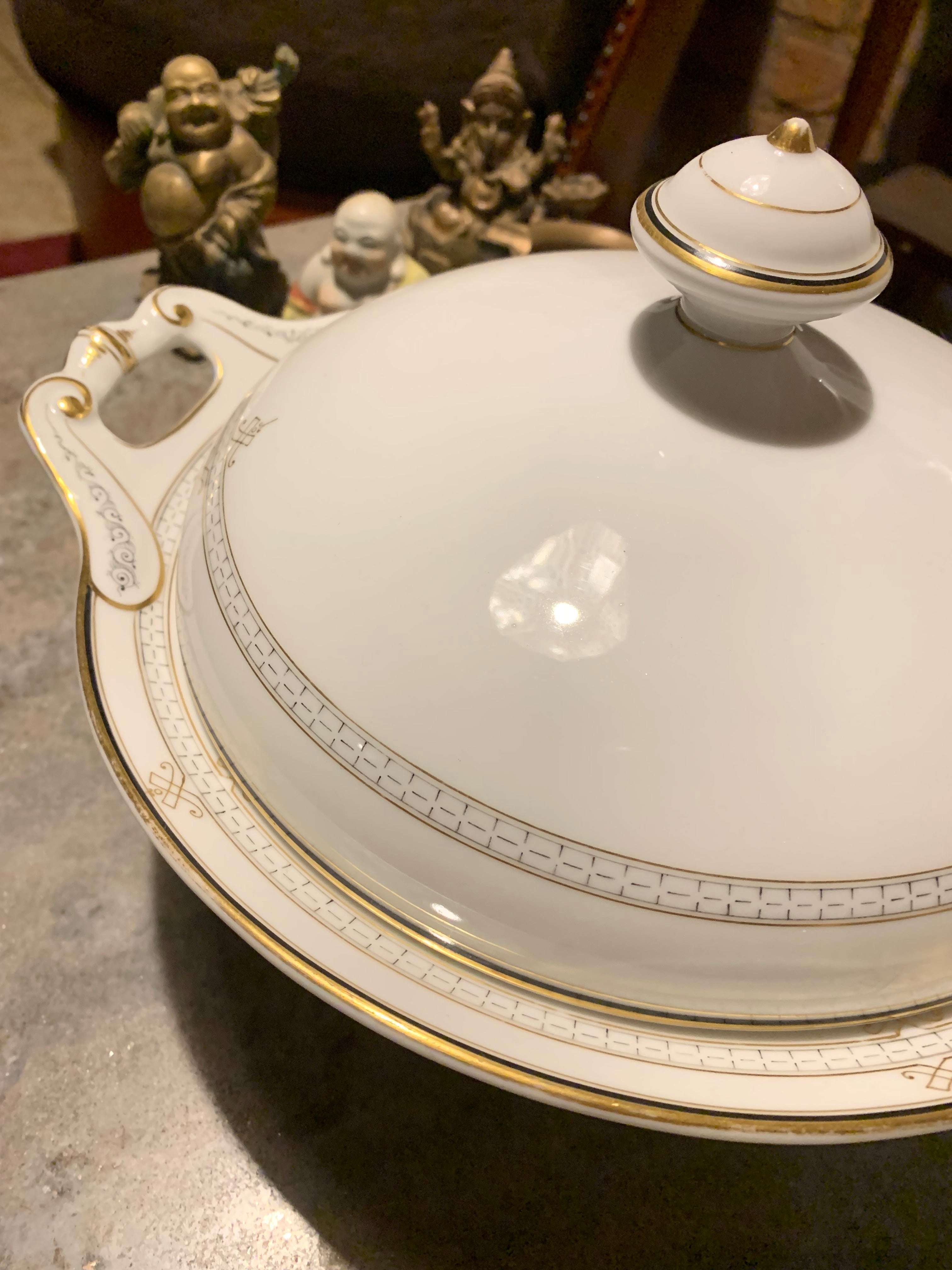 Rica sopeira em porcelana Segunda Guerra Mundial