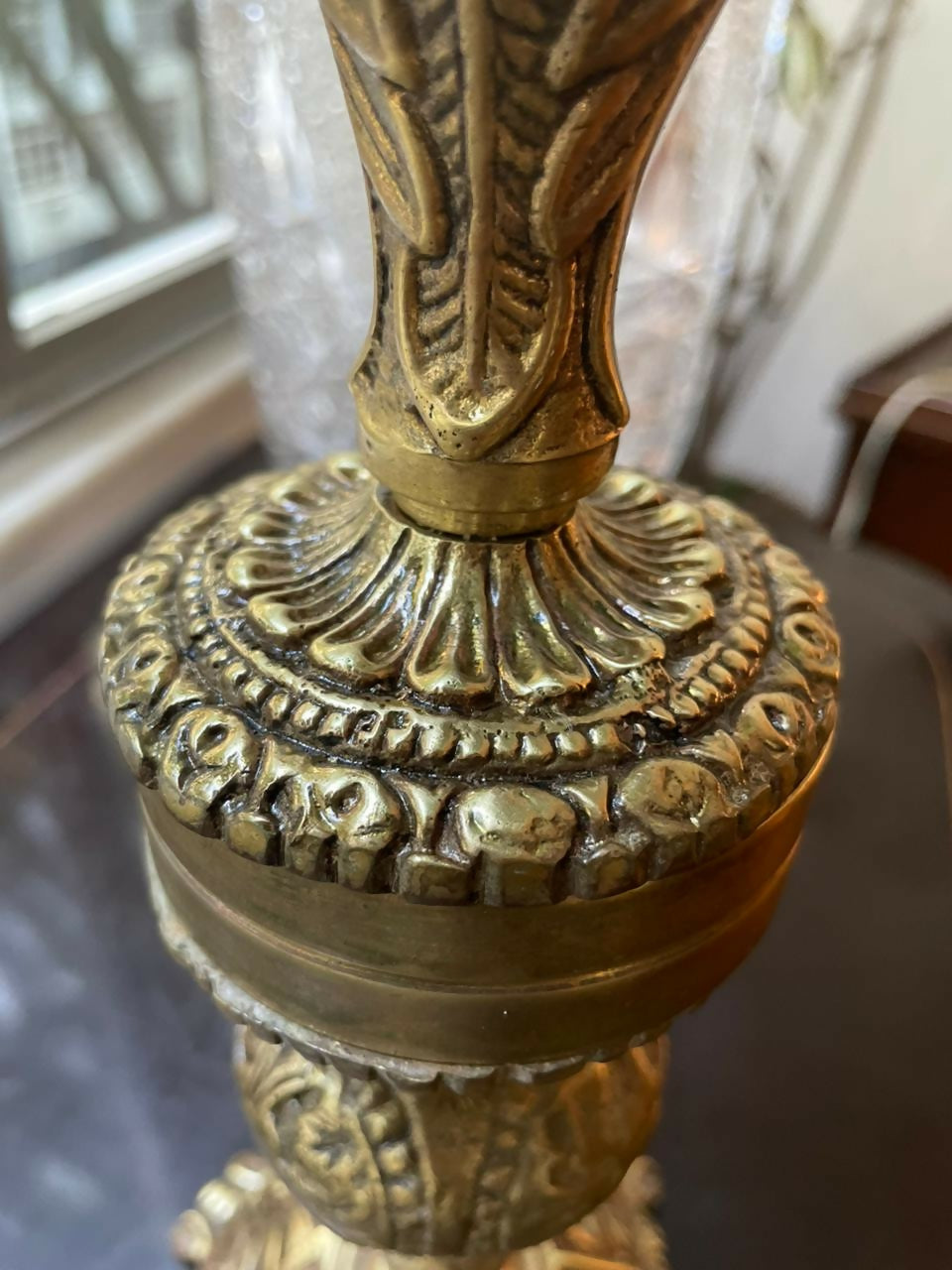 Grande abajur em bronze com cúpula em cristal verde (73cm)