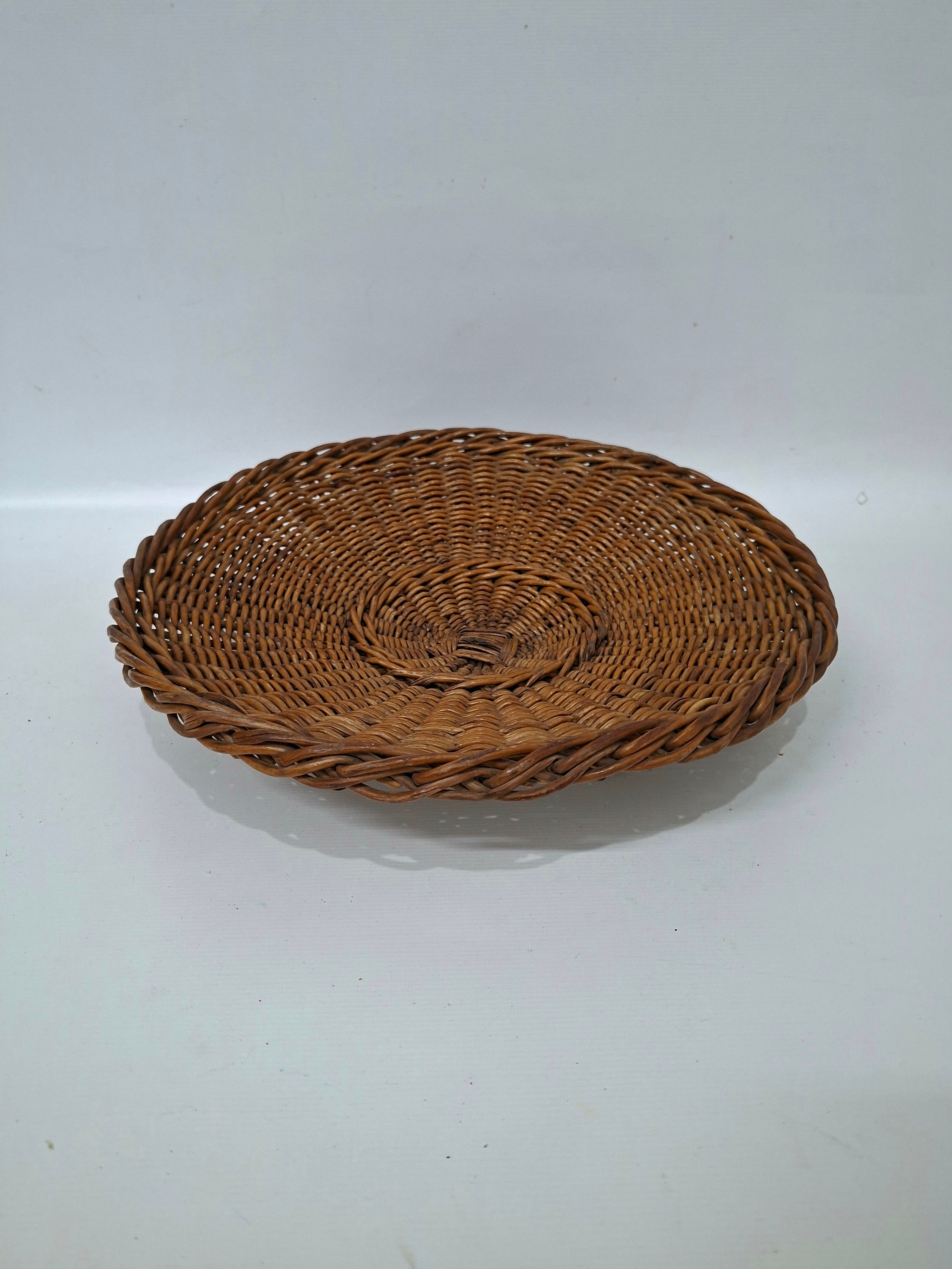 Grande Centro de Mesa Redondo Vintage em Ratan - 38cm D