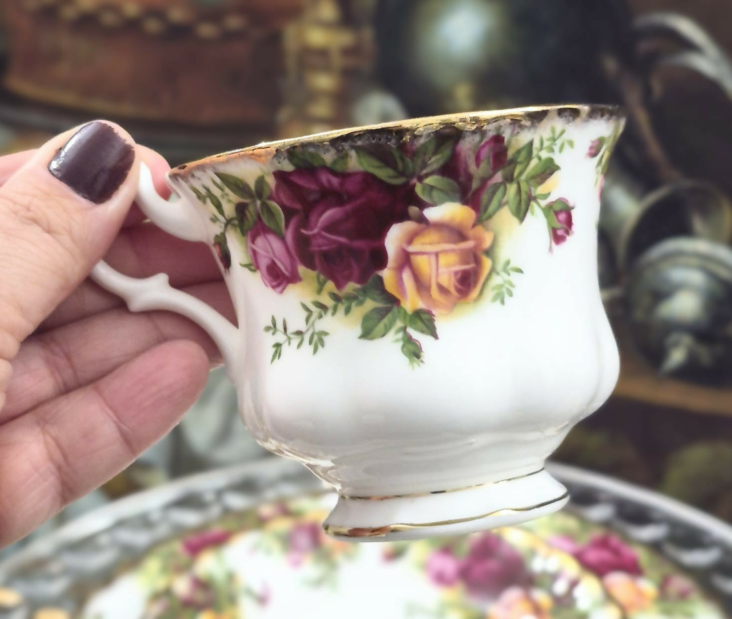 Par de trios de chá em porcelana Fine Bone China inglesa Royal Albert, Old Country Roses.