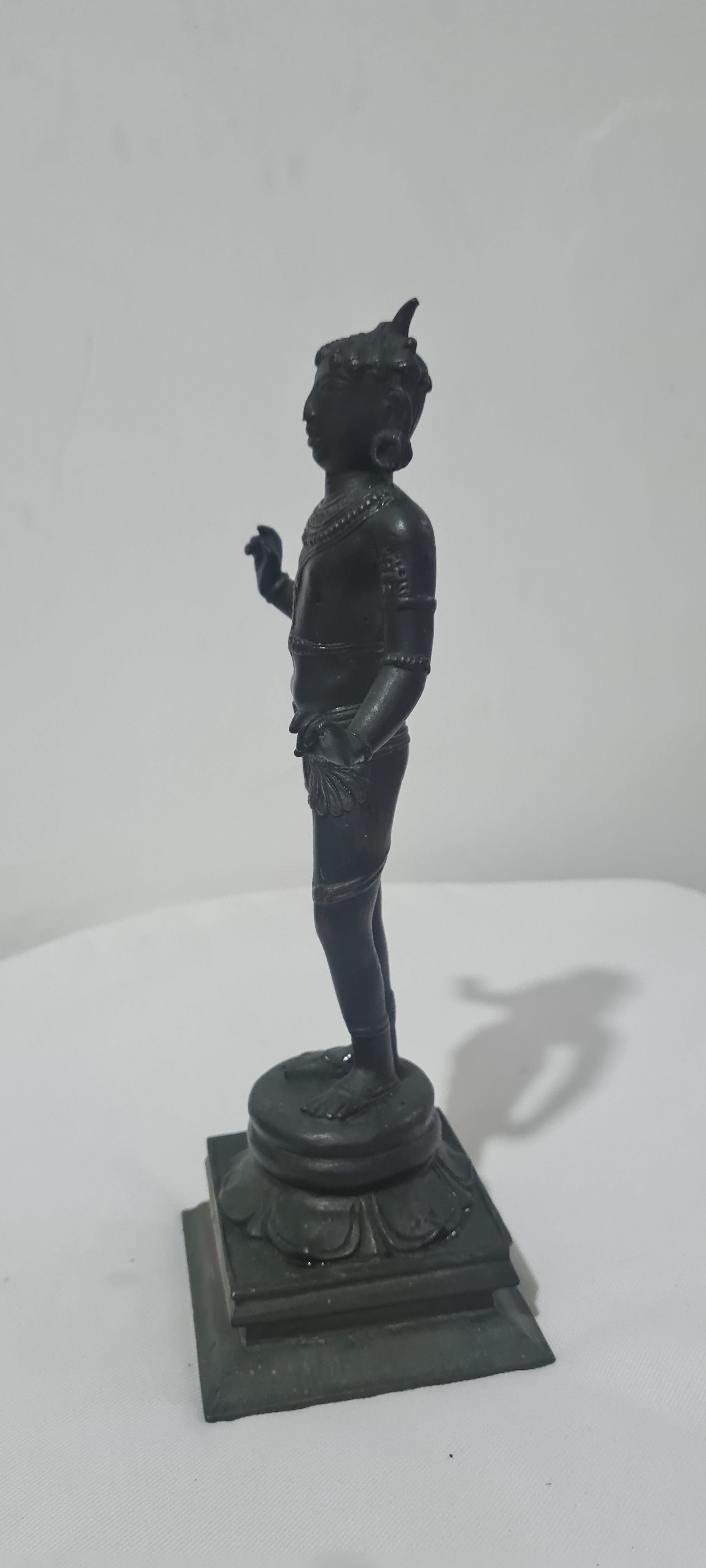 ESCULTURA INDU EM BRONZE MACIÇO. SEC XIX.