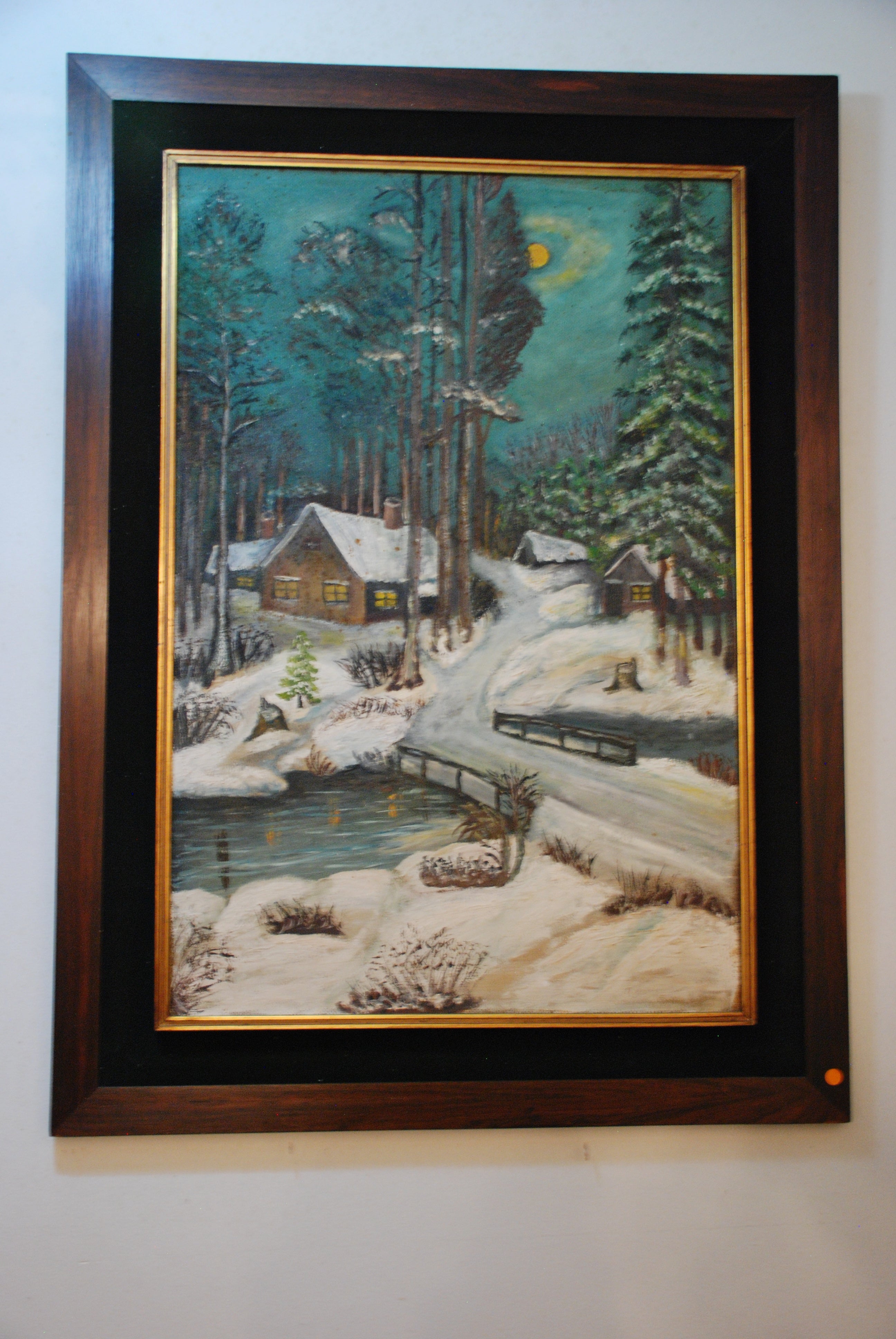 Quadro retratando paisagem com neve, anos 70 - moldura , madeira e veludo e filete dourado .