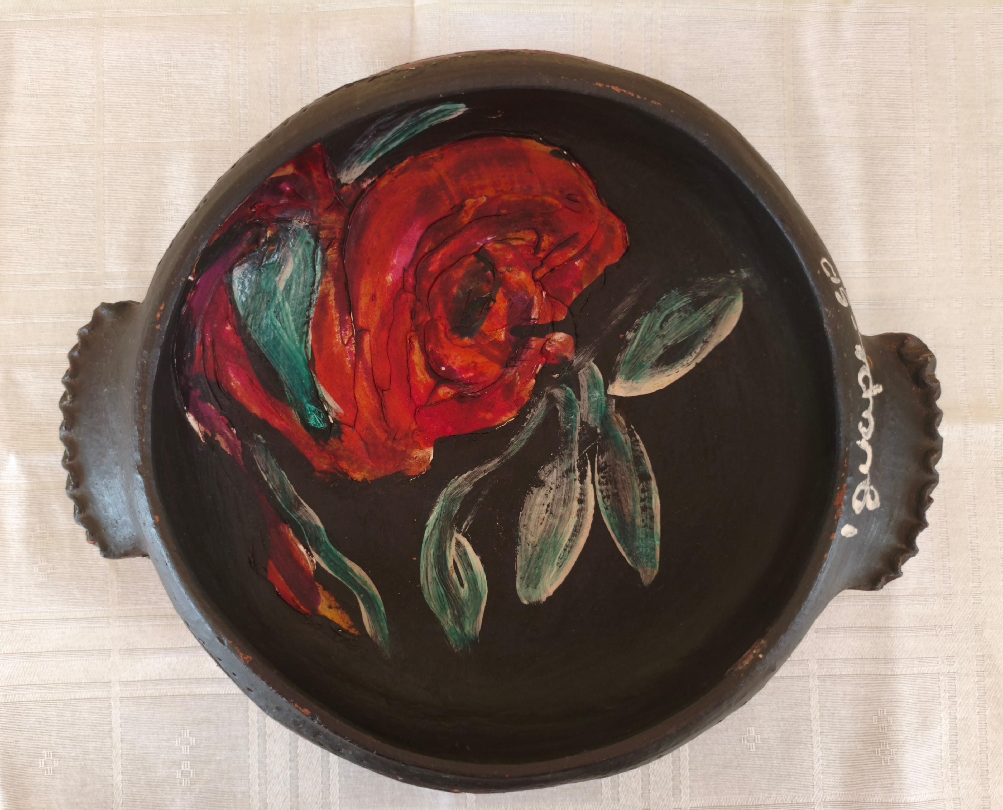 Tigela decorativa artesanal em barro