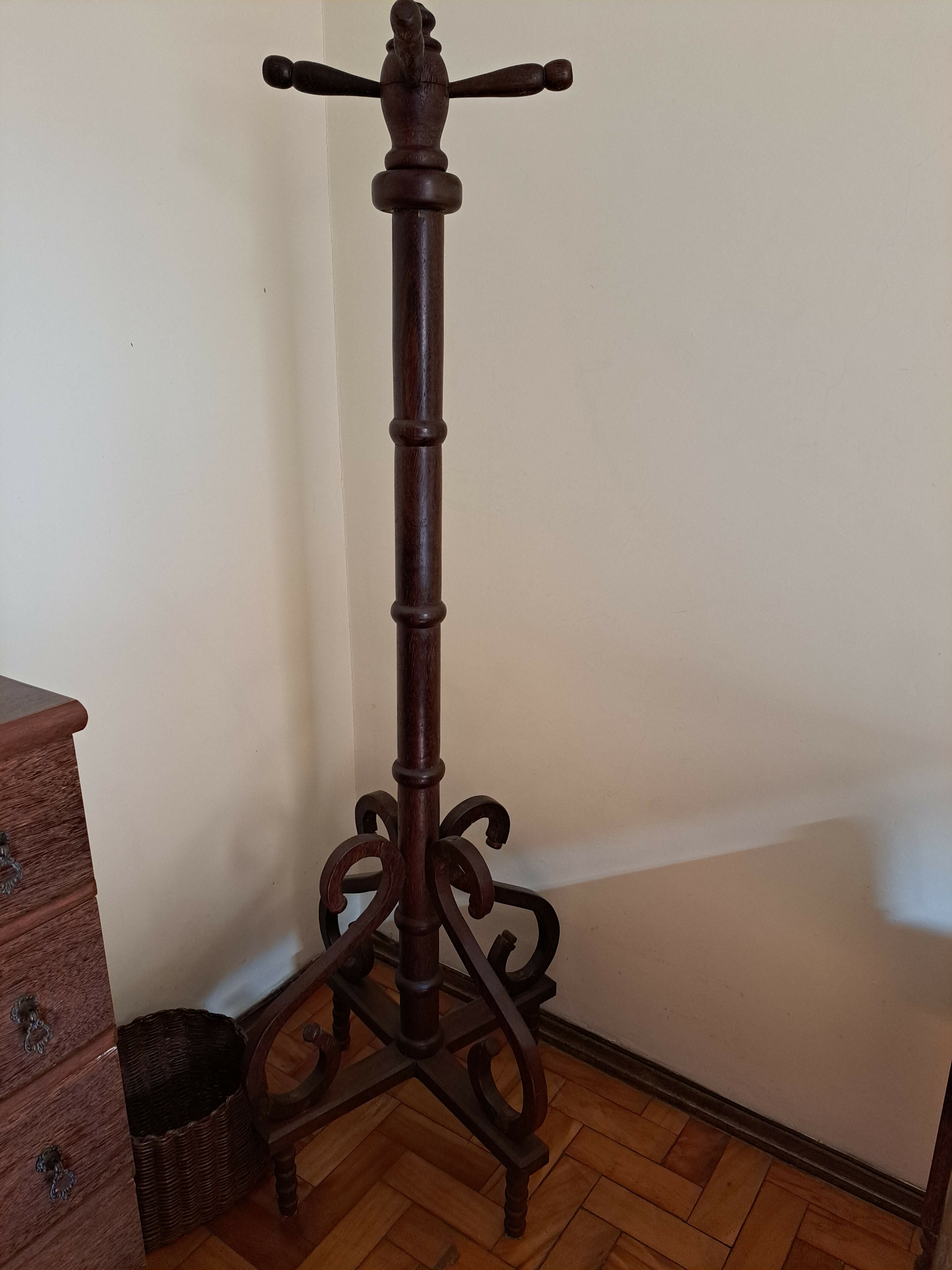 Cabideiro / Mancebo em madeira nobre