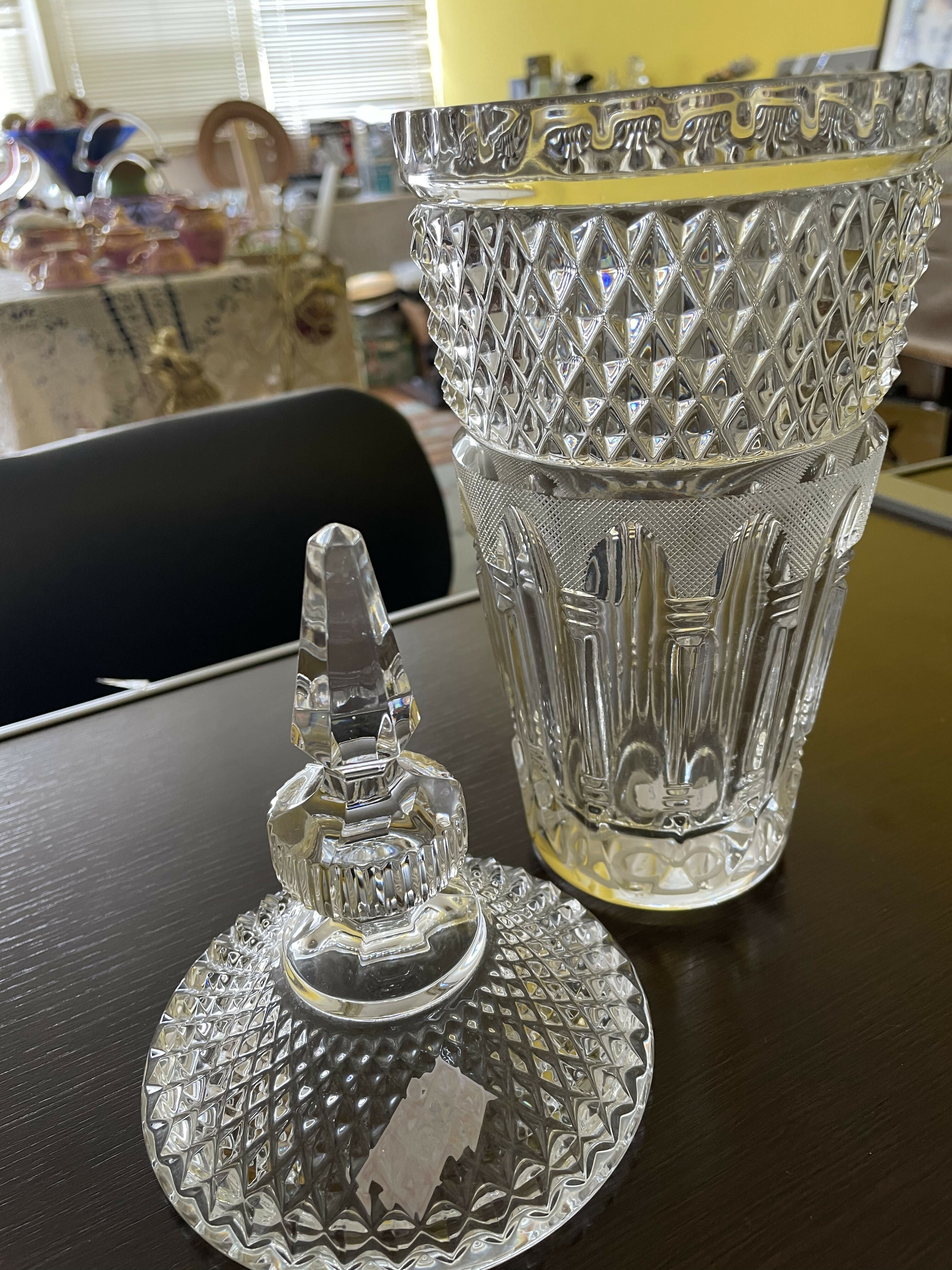 Bombonière clássica em cristal lapidado