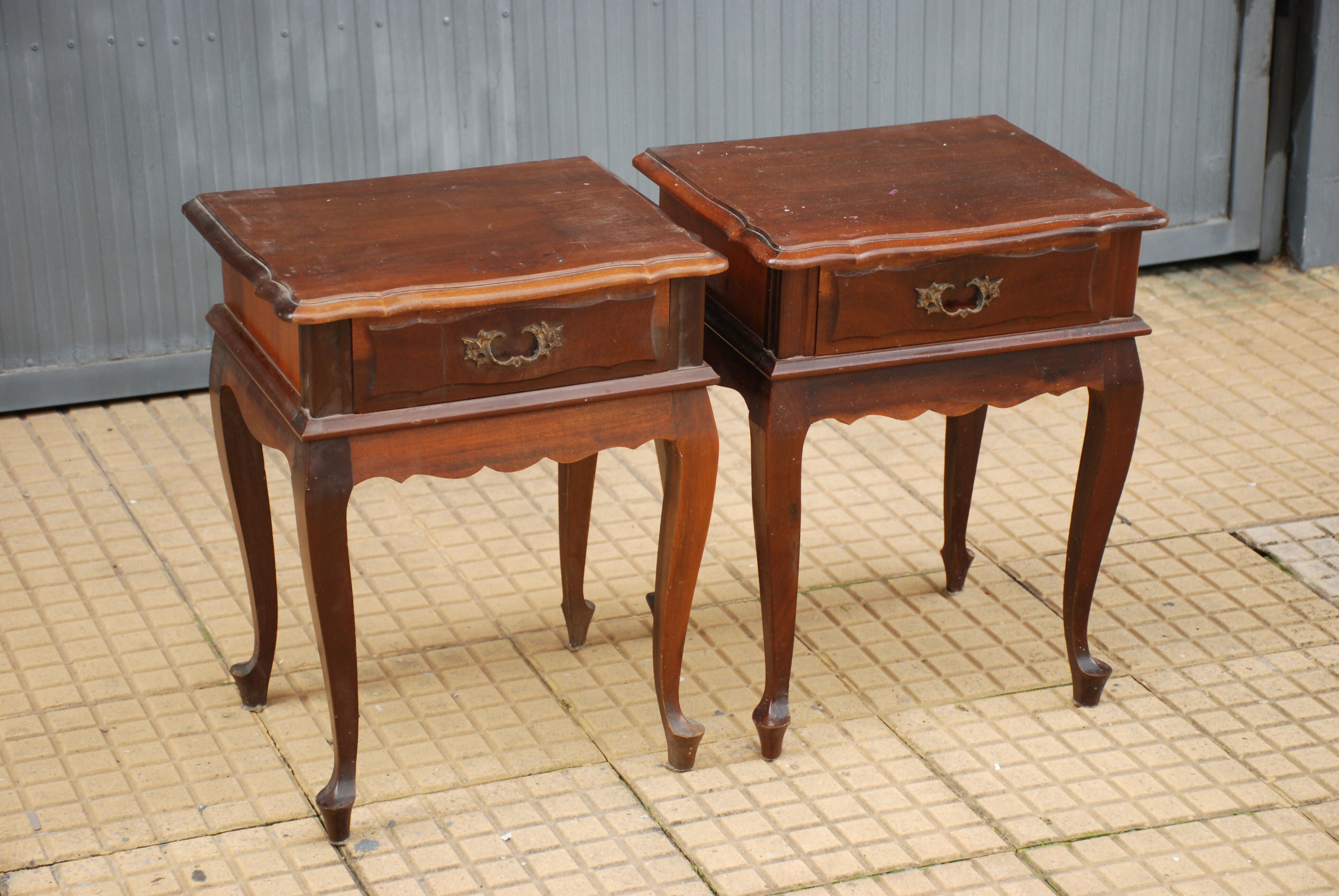 Criado ou mesa de cabeceira em estilo provençal Chippendale ou Luis XV