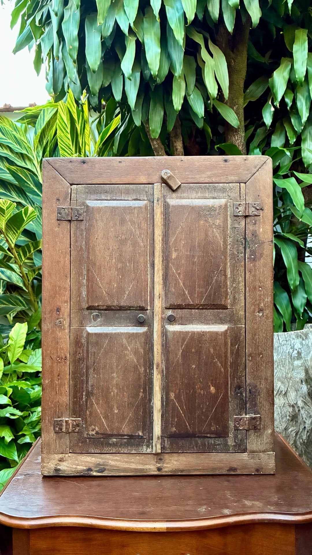 Armário de Oratório Colonial em Madeira