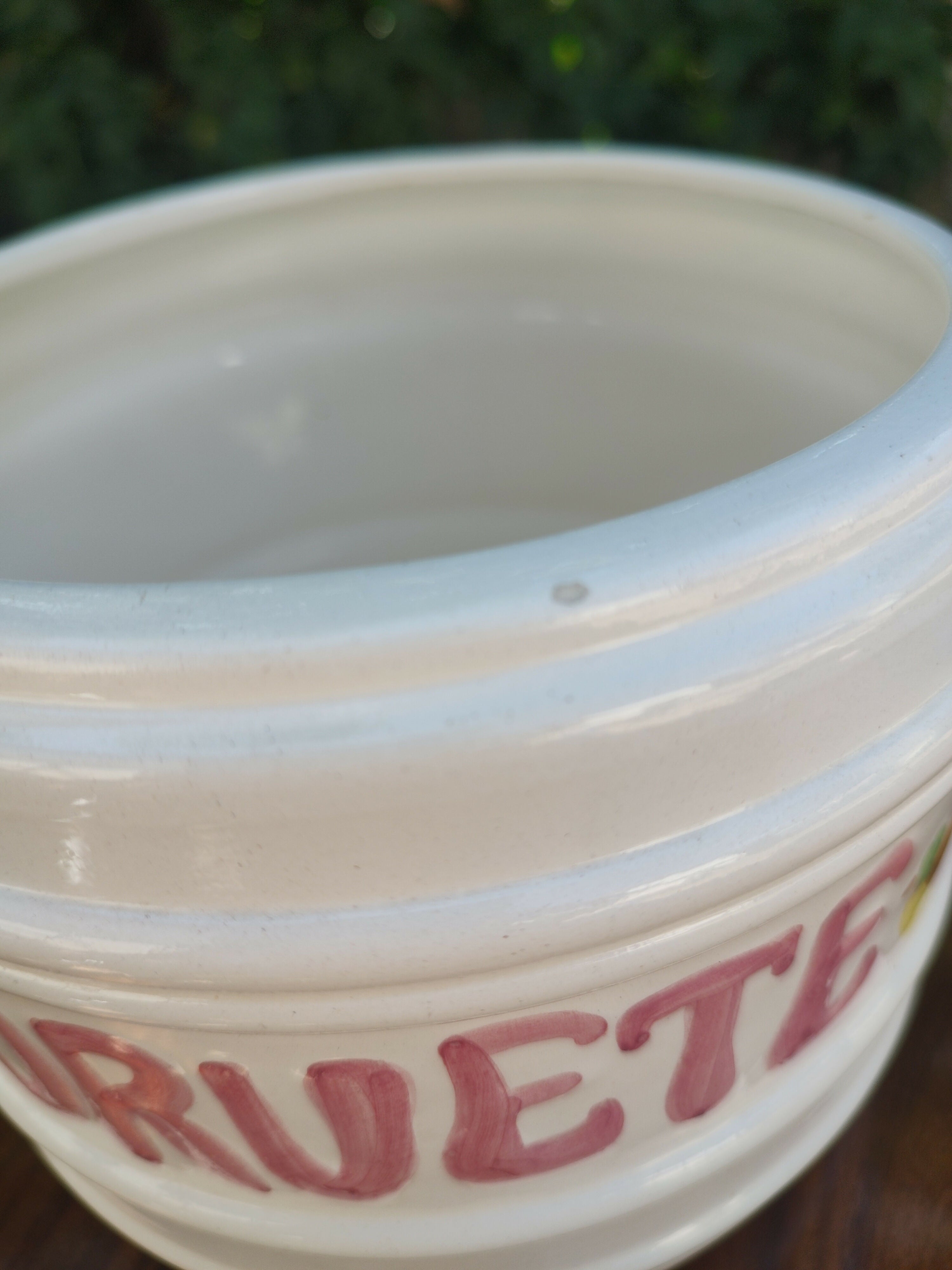 Antigo e Simpático Pote em Porcelana com escrito "Sorvete"